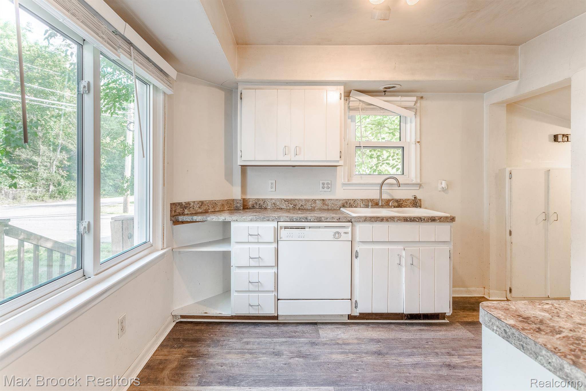 Southfield, MI 48033,21273 INDIAN ST