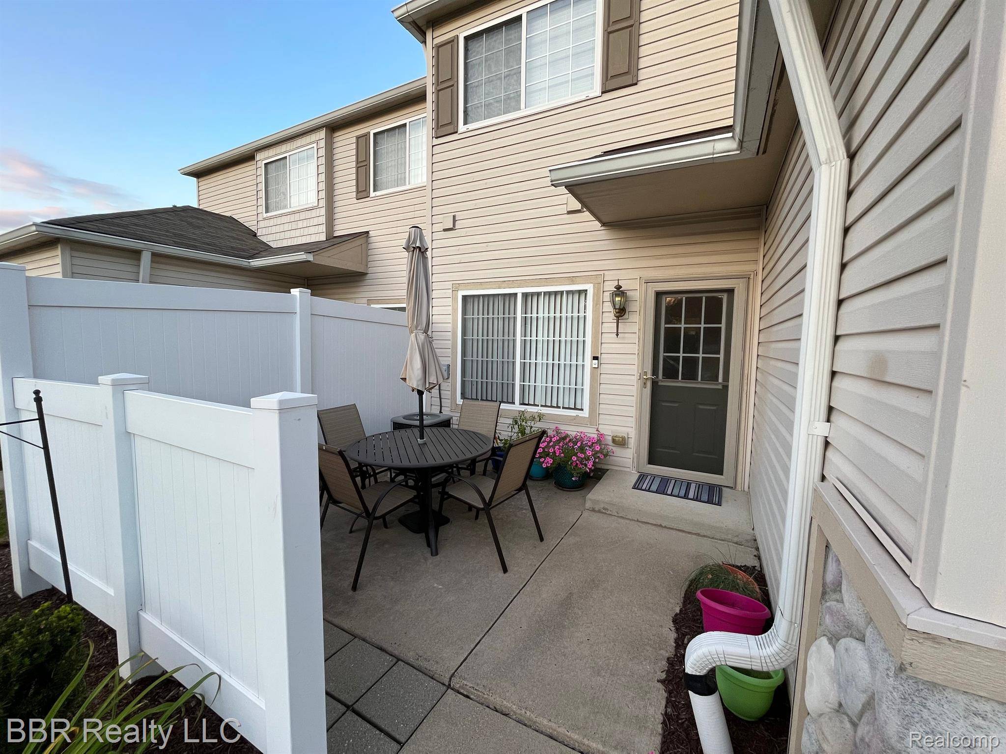 Woodhaven, MI 48183,26727 ASHTON DR