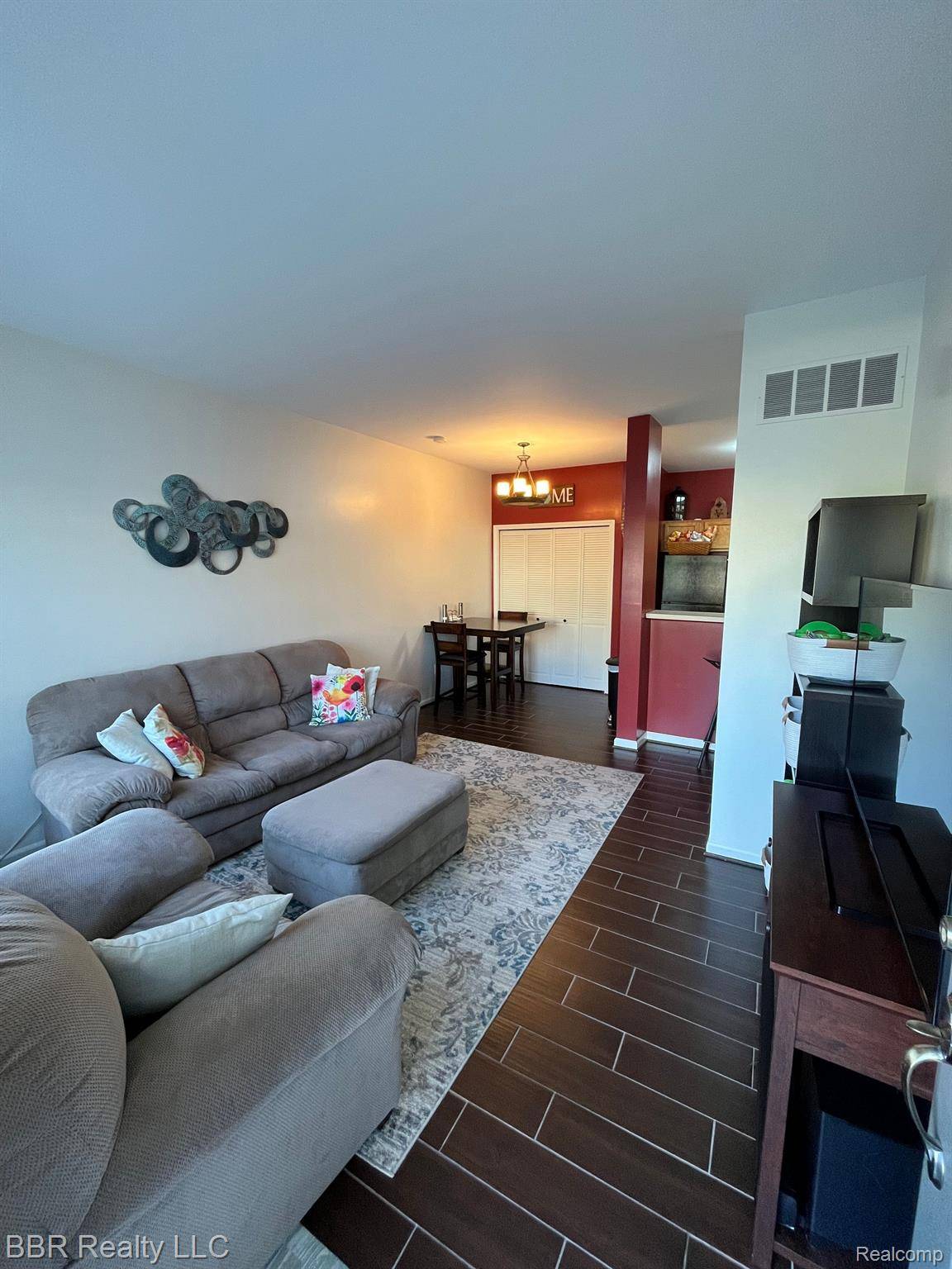 Woodhaven, MI 48183,26727 ASHTON DR