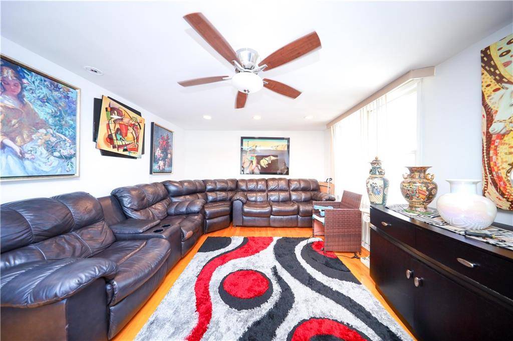 Staten  Island, NY 10306,579 Greeley AVE