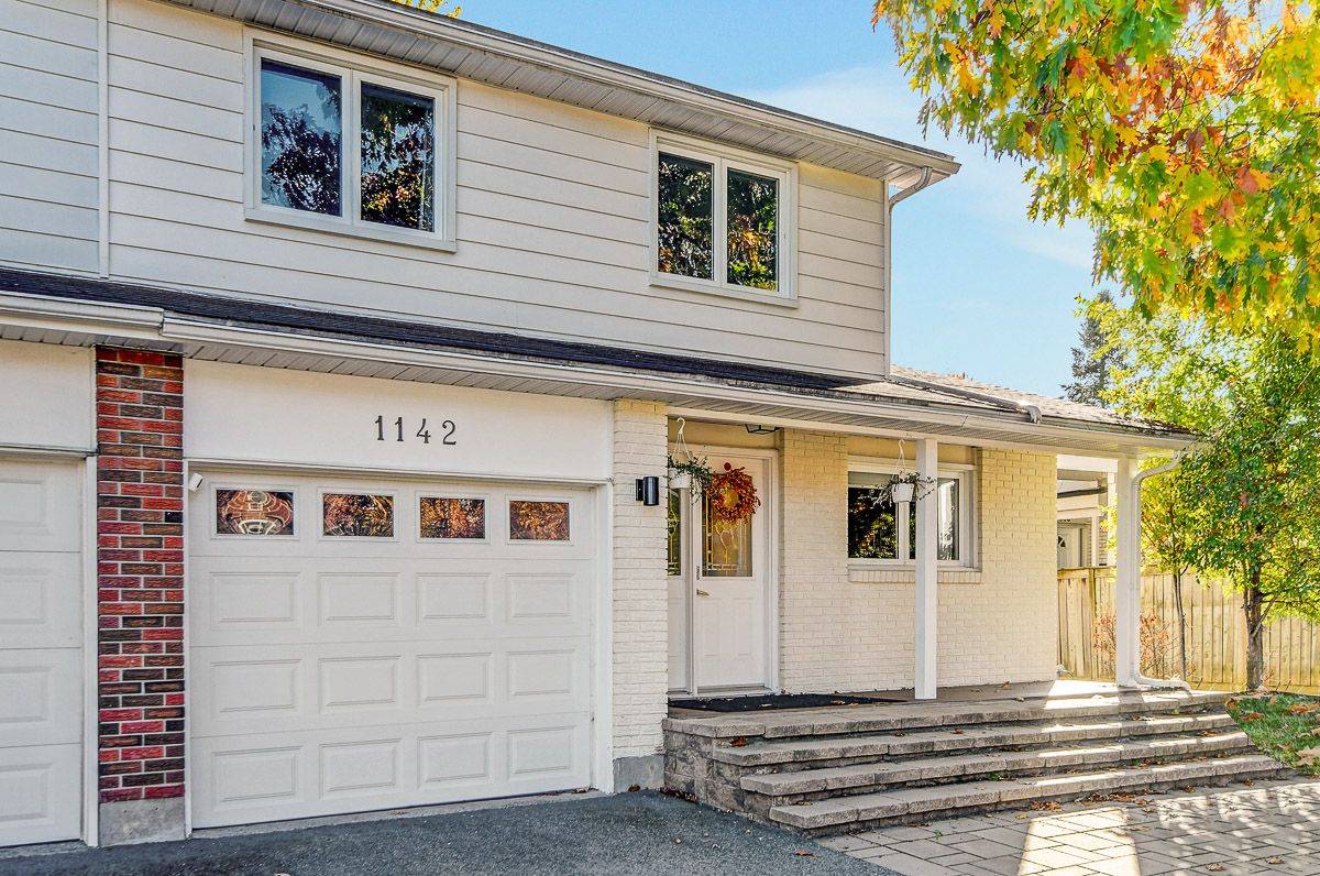 Beacon Hill North - South And Area, ON K1J 6V9,1142 Elmlea DR