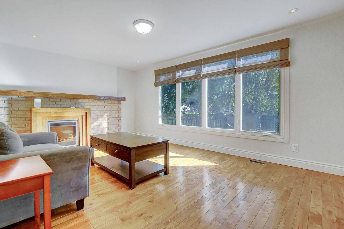 Beacon Hill North - South And Area, ON K1J 6V9,1142 Elmlea DR