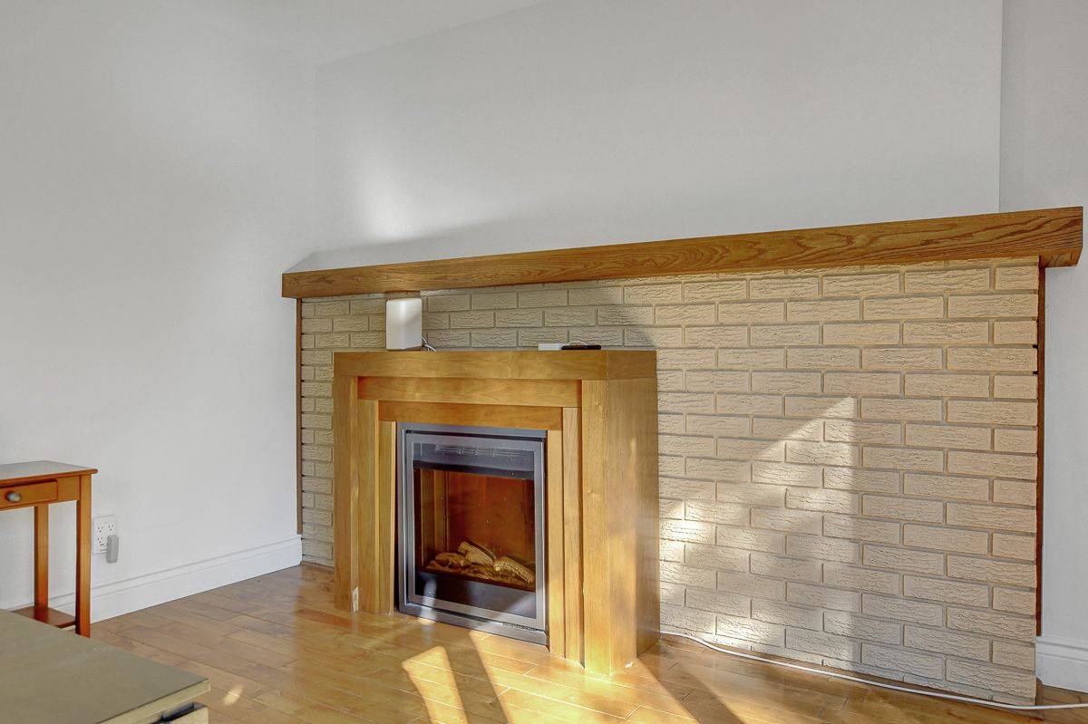 Beacon Hill North - South And Area, ON K1J 6V9,1142 Elmlea DR