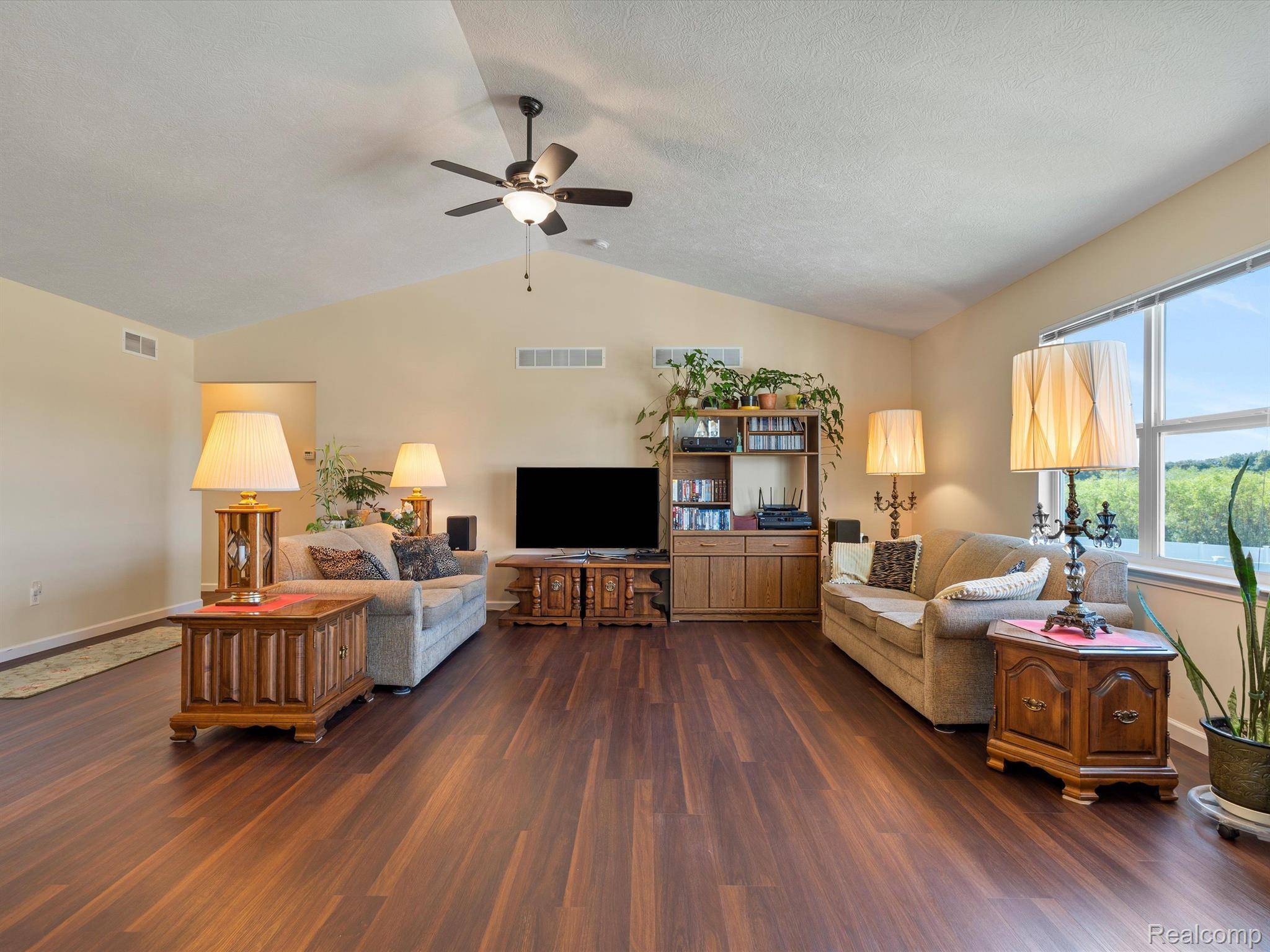 Linden, MI 48451,13156 RIVER ROCK PASS