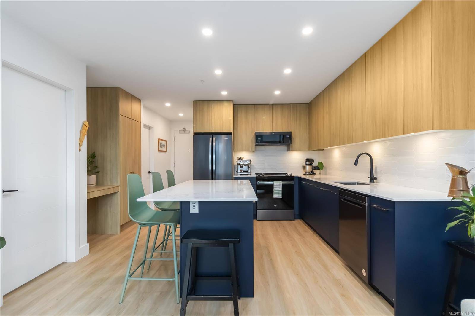 Langford, BC V9B 3Y7,920 Reunion Ave #433