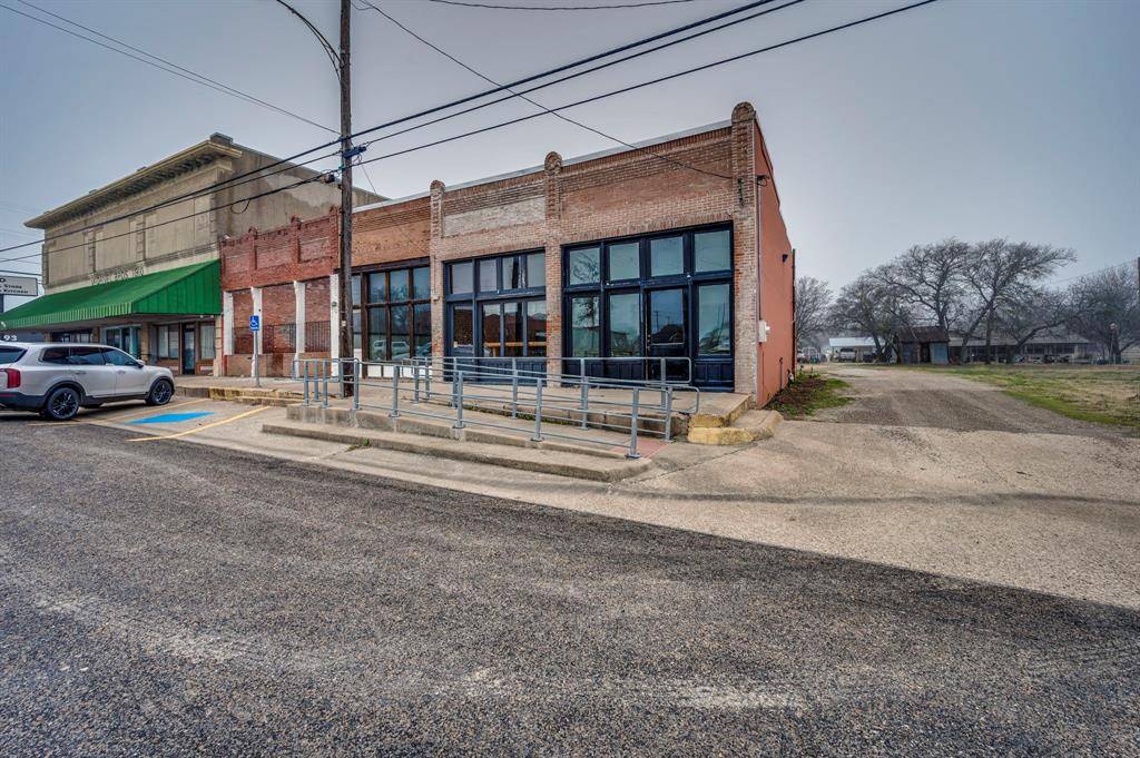 Milford, TX 76670,109 N Main Street