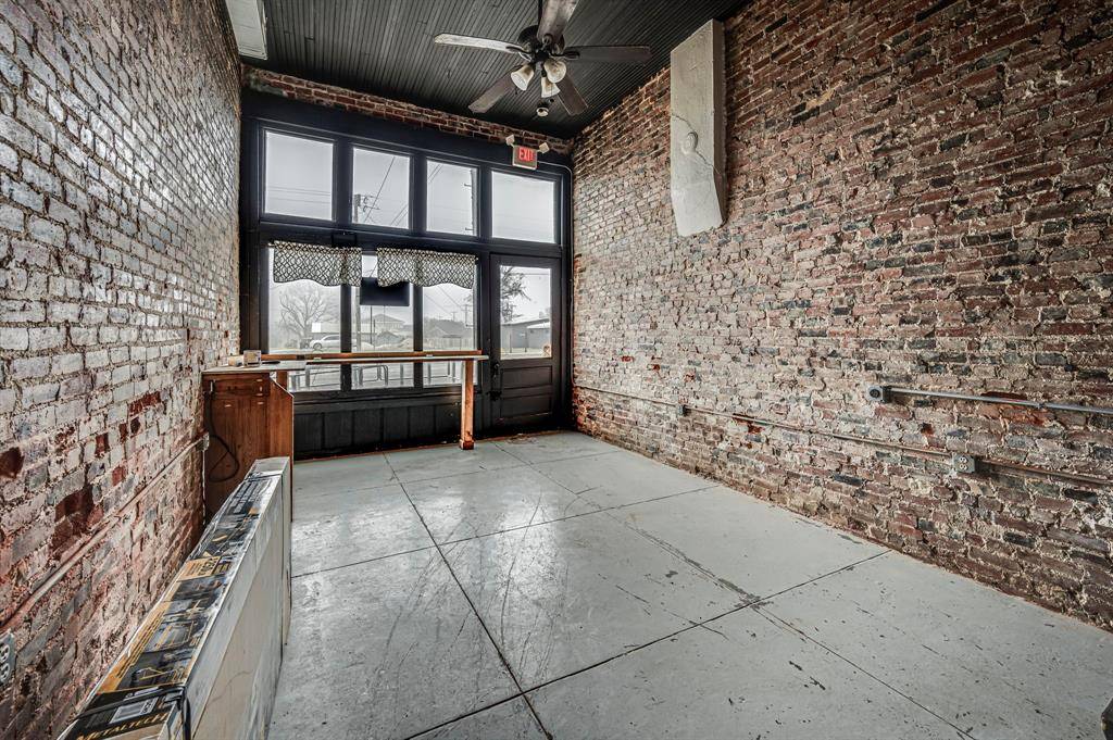 Milford, TX 76670,109 N Main Street