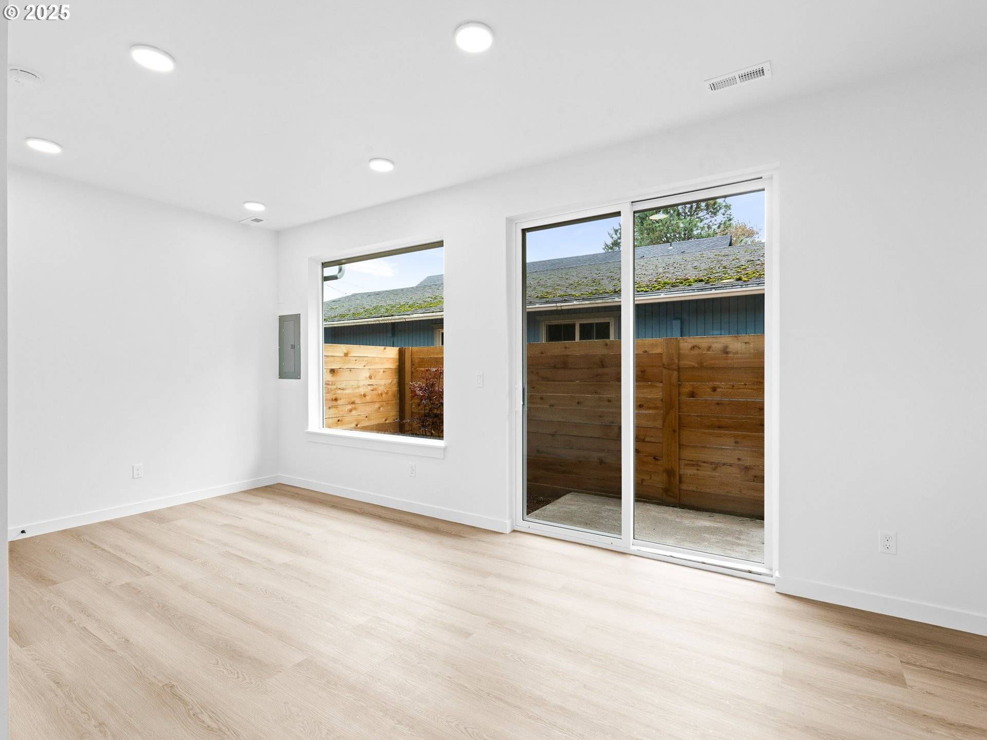 Portland, OR 97216,8416 SE Clay ST #4