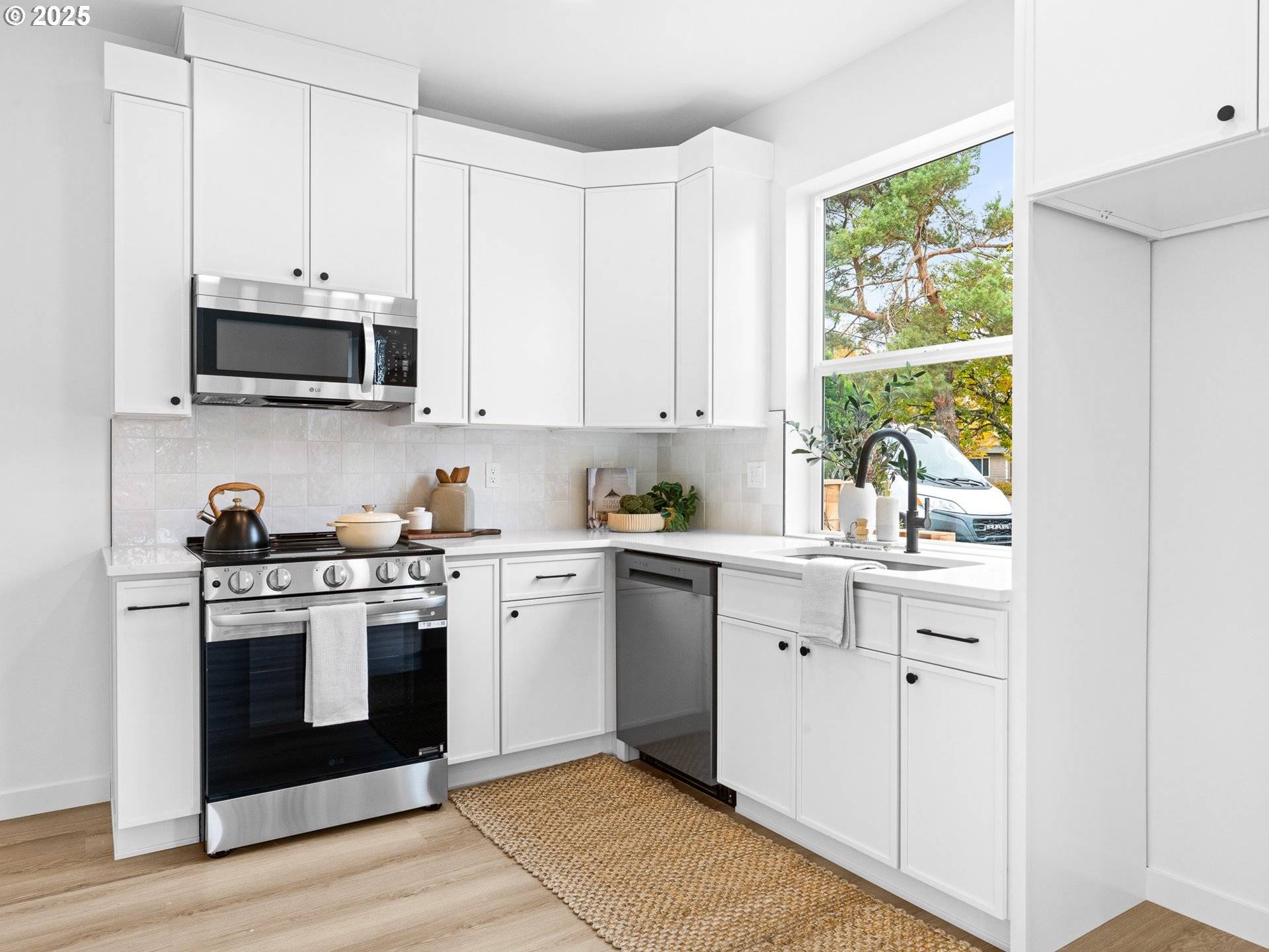 Portland, OR 97216,8422 SE Clay ST