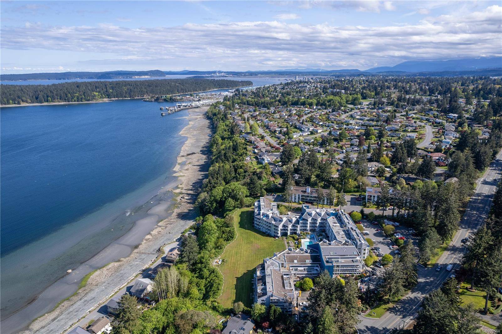 Nanaimo, BC V9S 5P1,2560 Departure Bay Rd #405