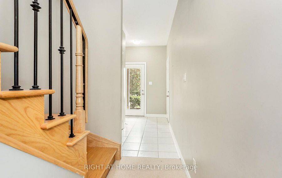 Mississauga, ON L5M 6V9,5725 Tosca DR #2