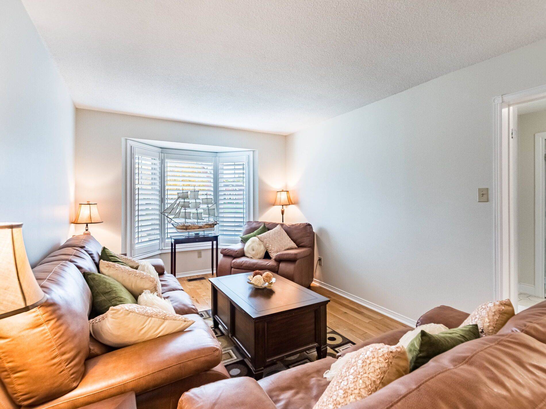 Mississauga, ON L5L 5T9,3349 Loyalist DR