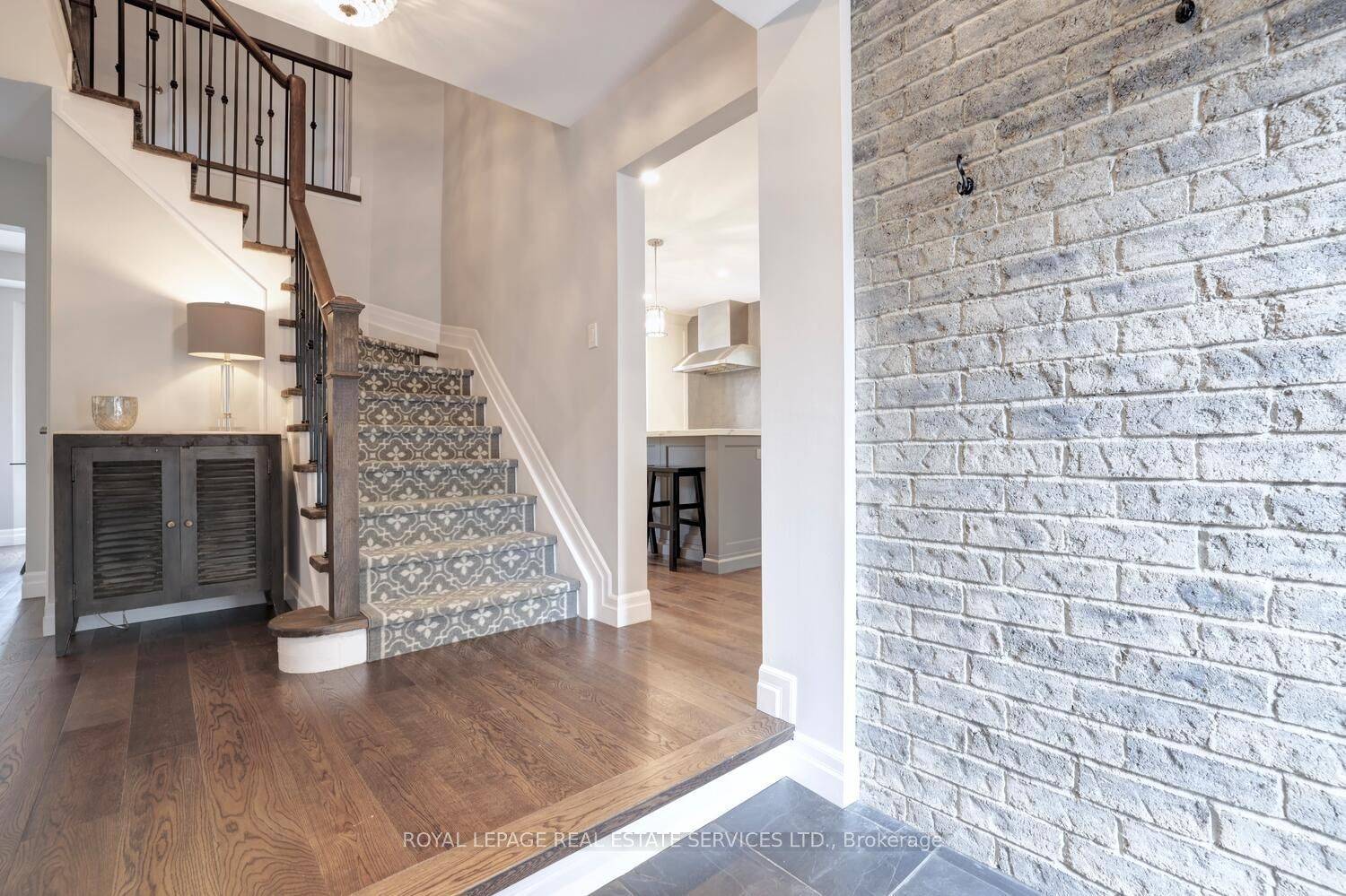 Mississauga, ON L5H 3T6,1019 Mesa CRES