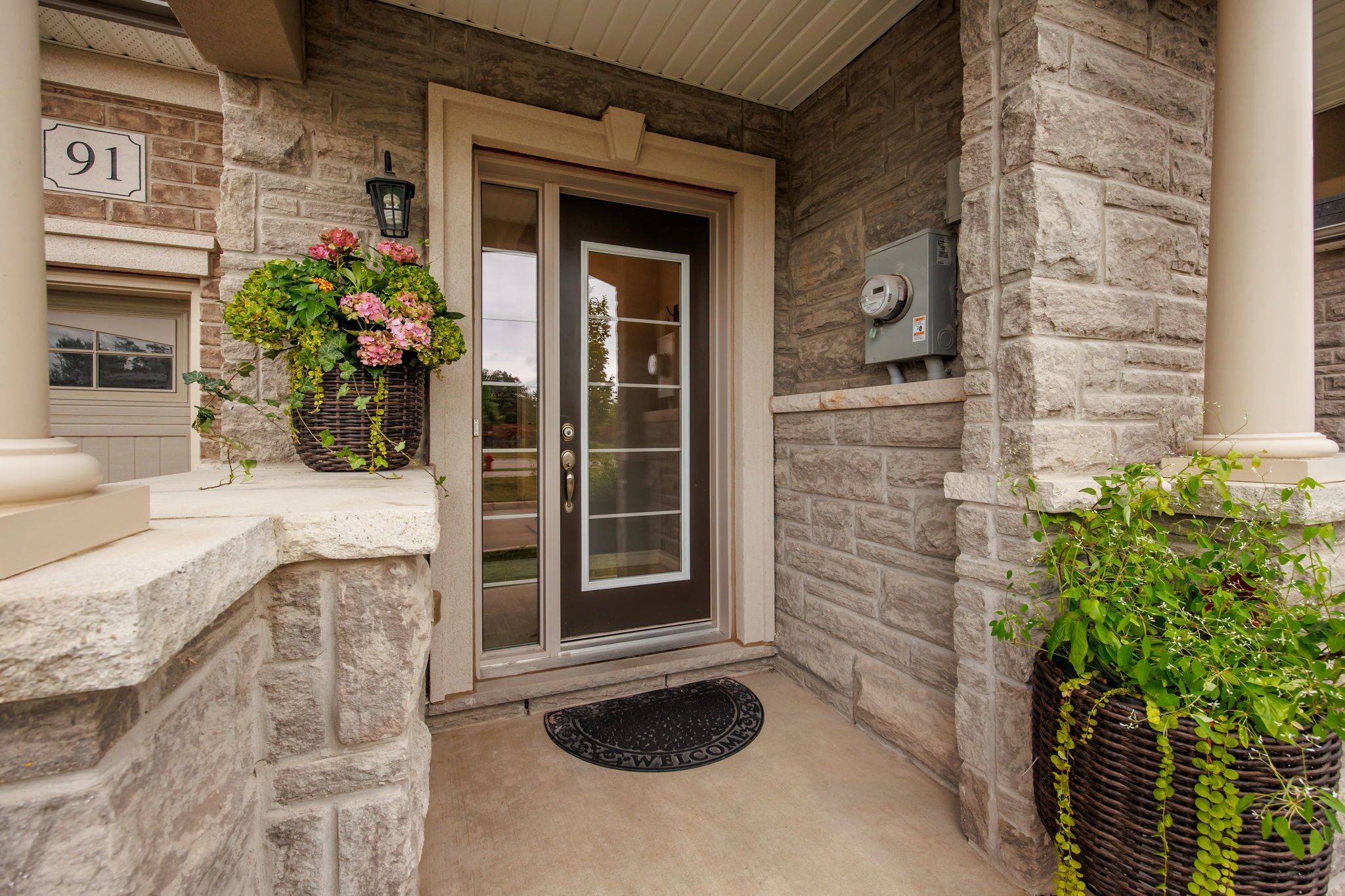 Hamilton, ON L8B 1W3,91 Borers Creek CIR