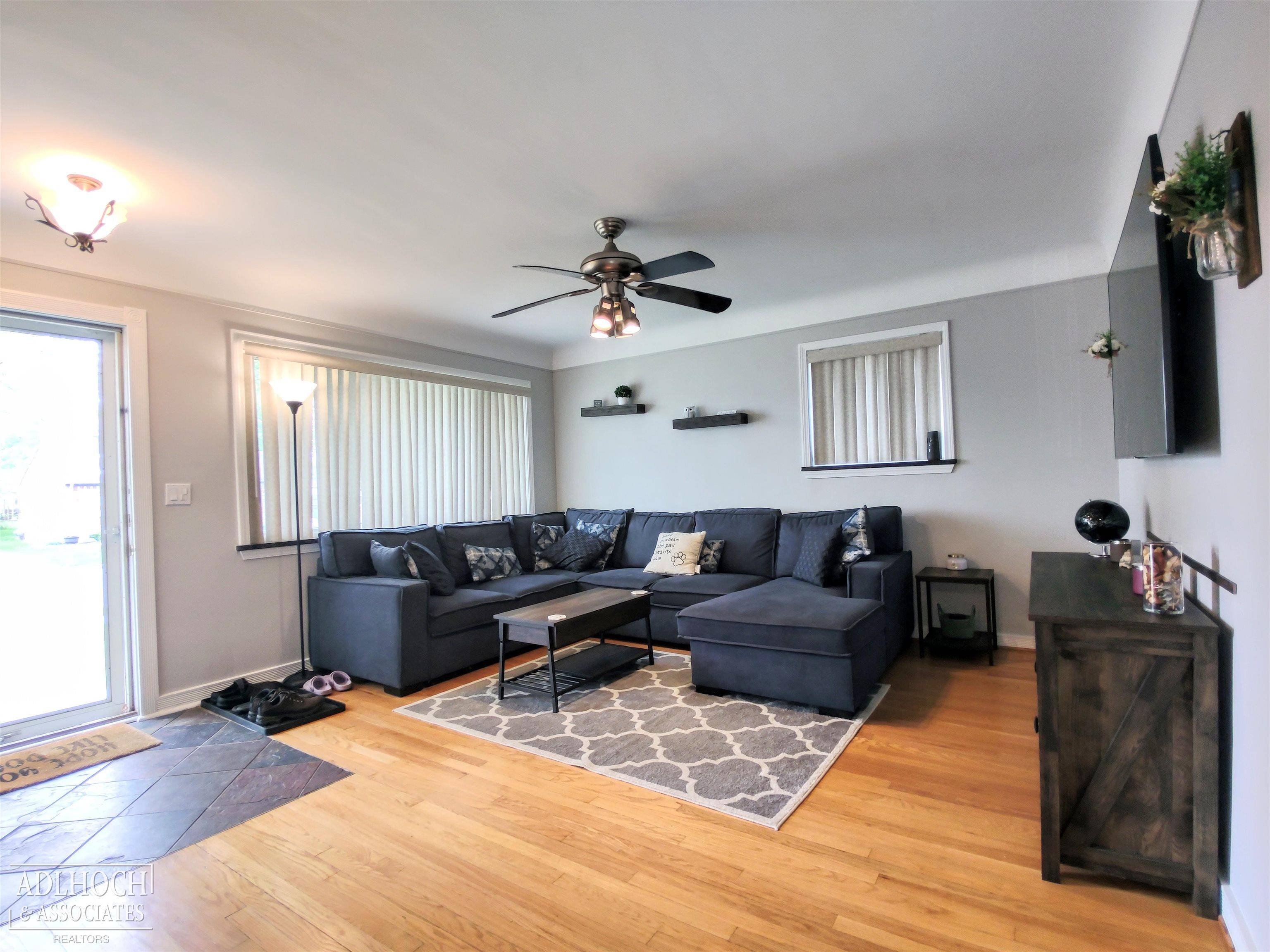 Saint Clair Shores, MI 48082,23825 Deziel