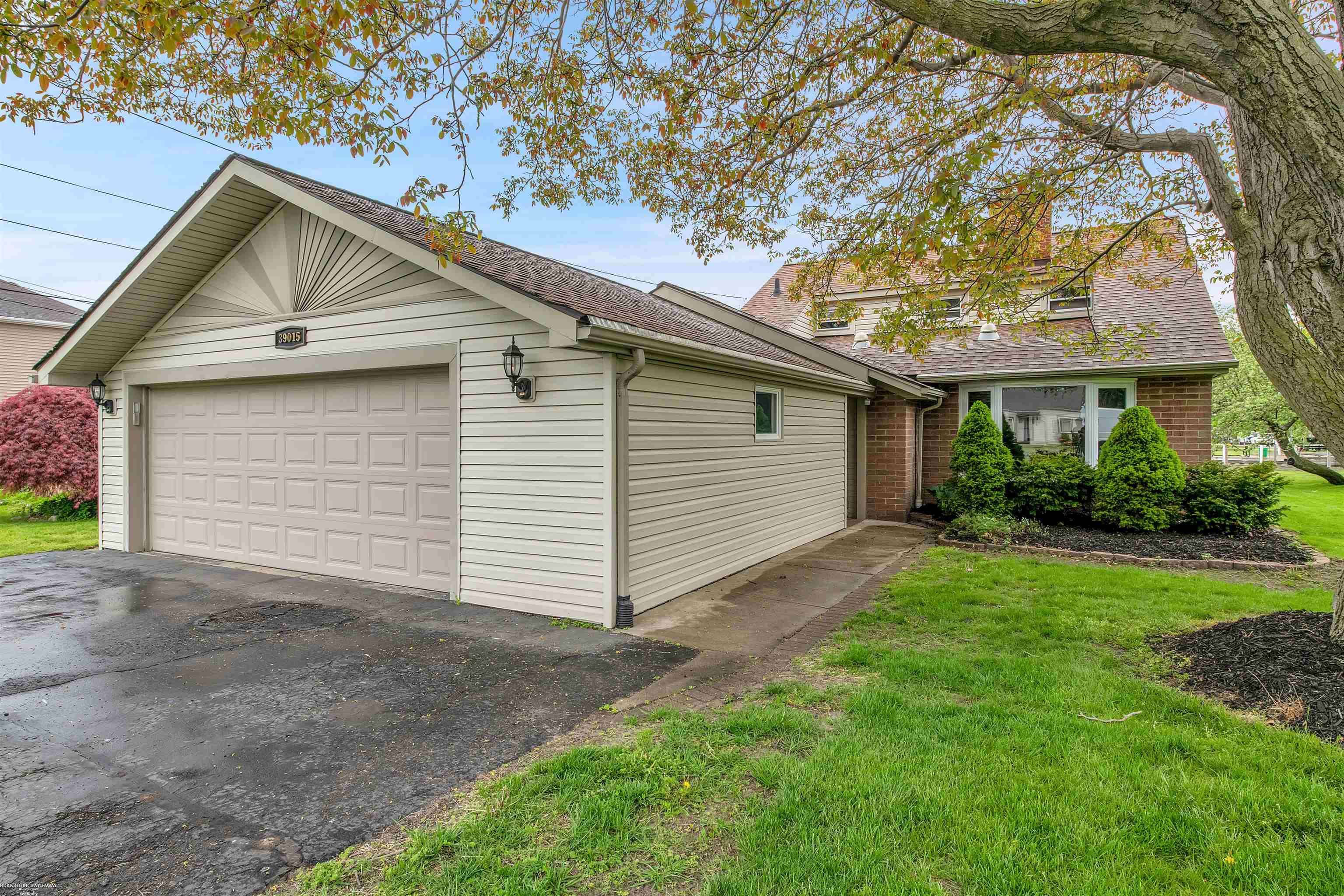 Harrison Twp, MI 48045,39015 Lakeshore Dr