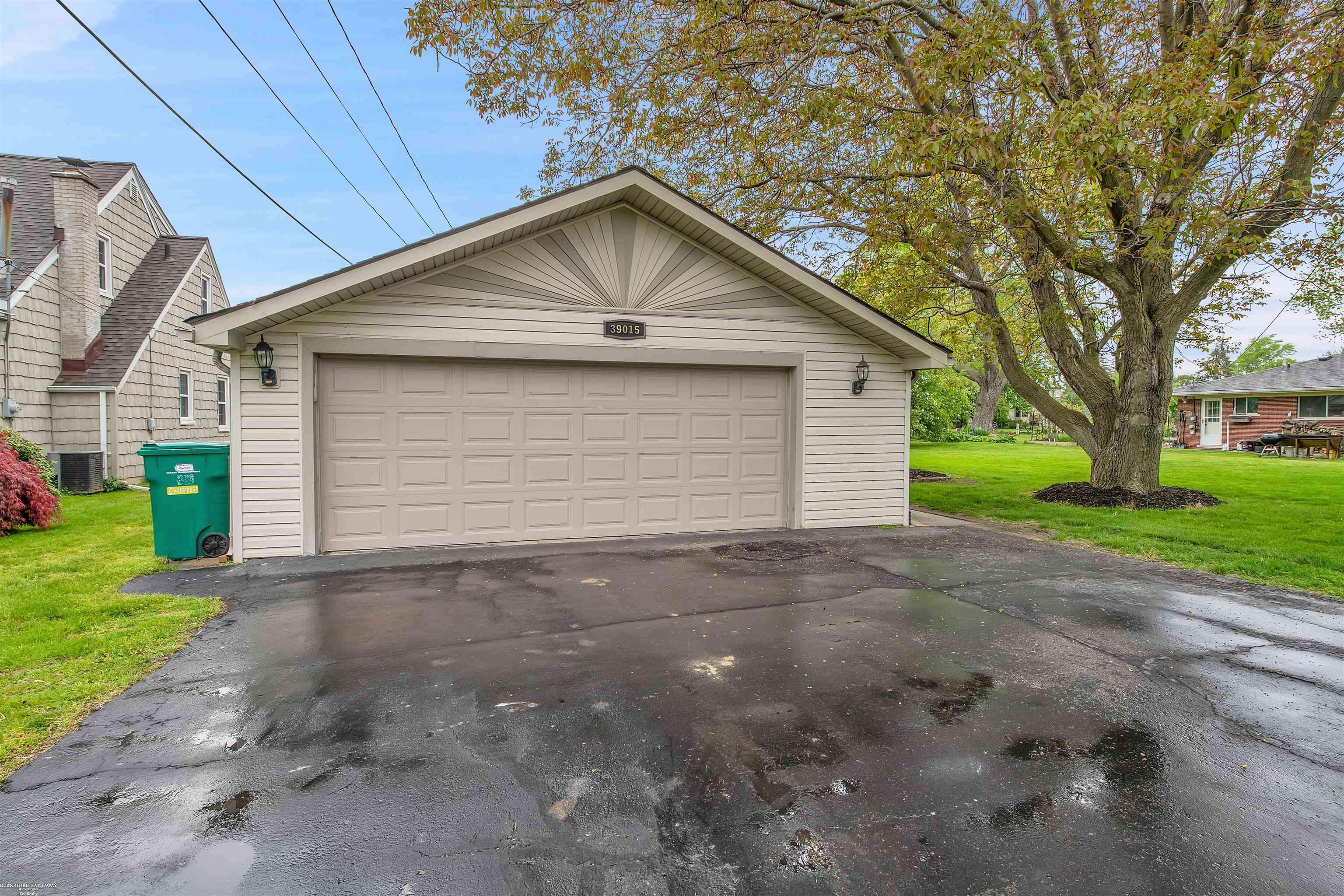 Harrison Twp, MI 48045,39015 Lakeshore Dr