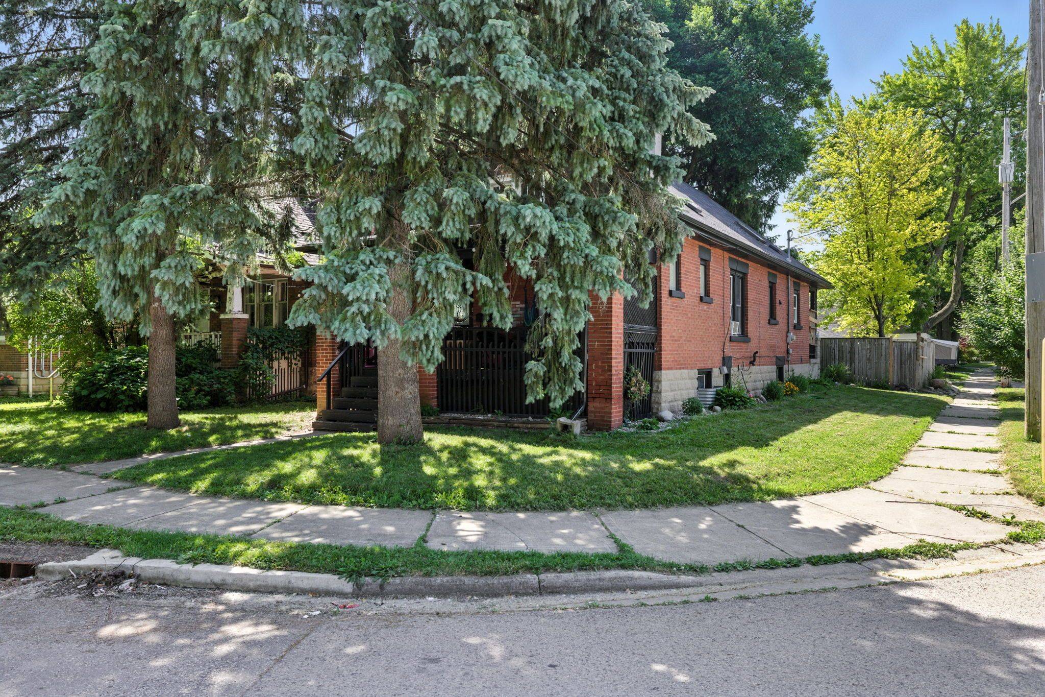 London North, ON N6H 1J9,20 Barrington AVE