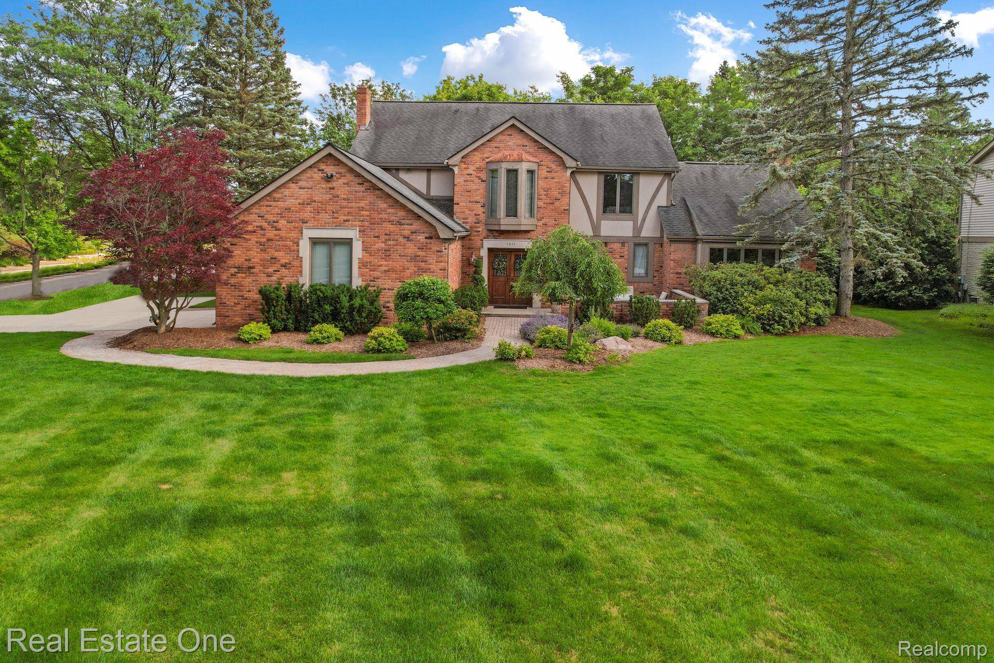 Rochester Hills, MI 48309,1911 CHALMERS DR W