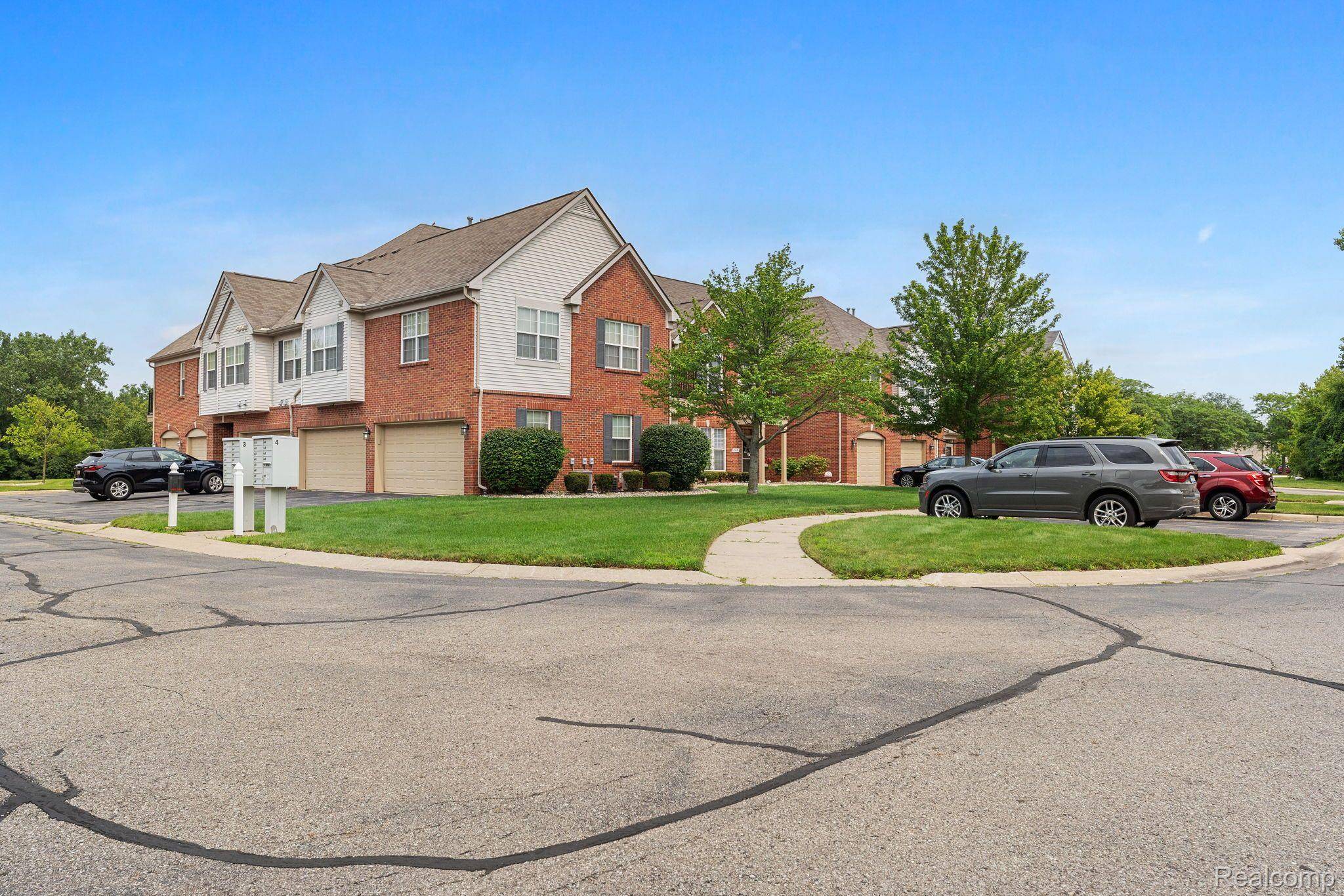 Woodhaven, MI 48183,23429 WILLIAMSBURG CIR