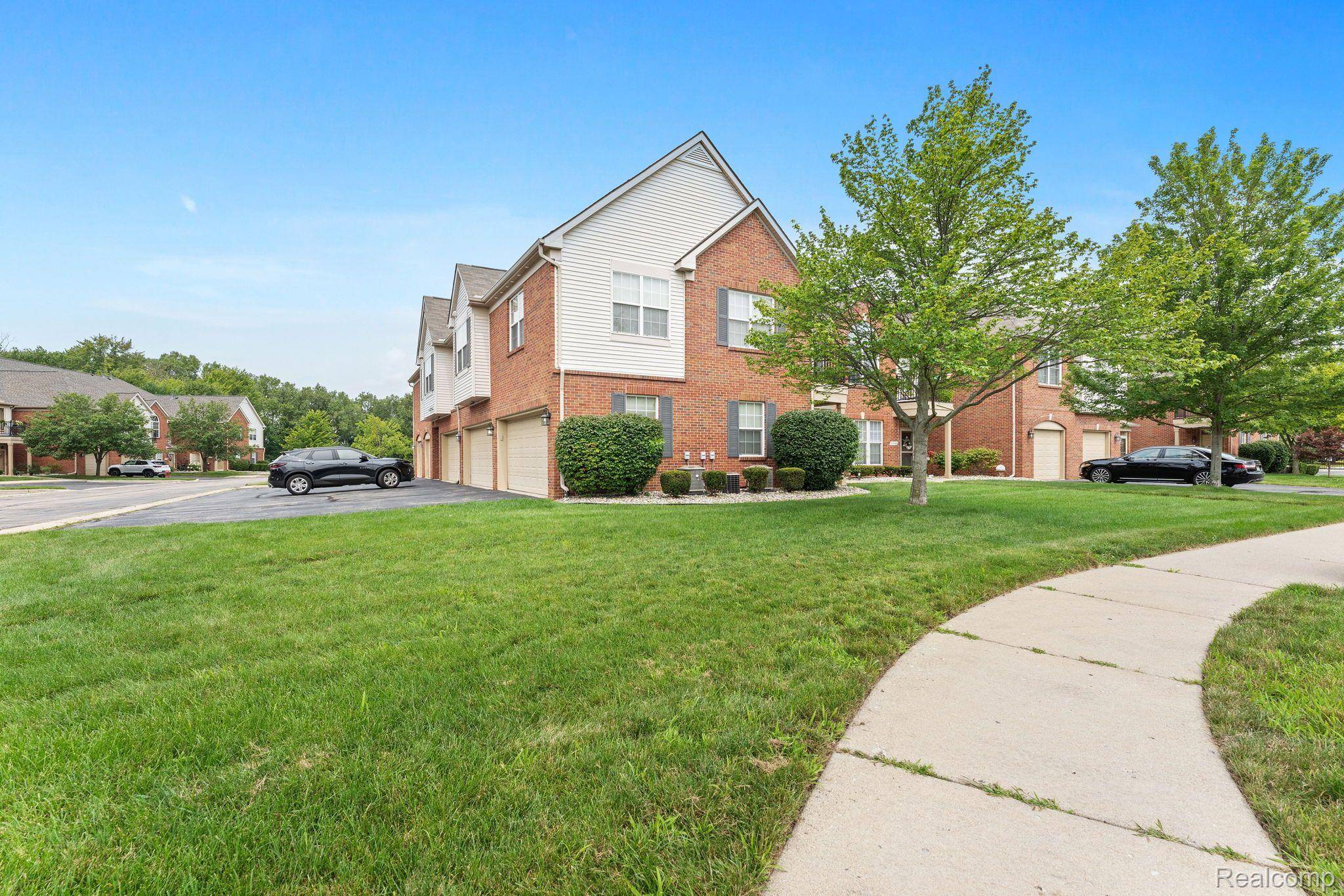 Woodhaven, MI 48183,23429 WILLIAMSBURG CIR