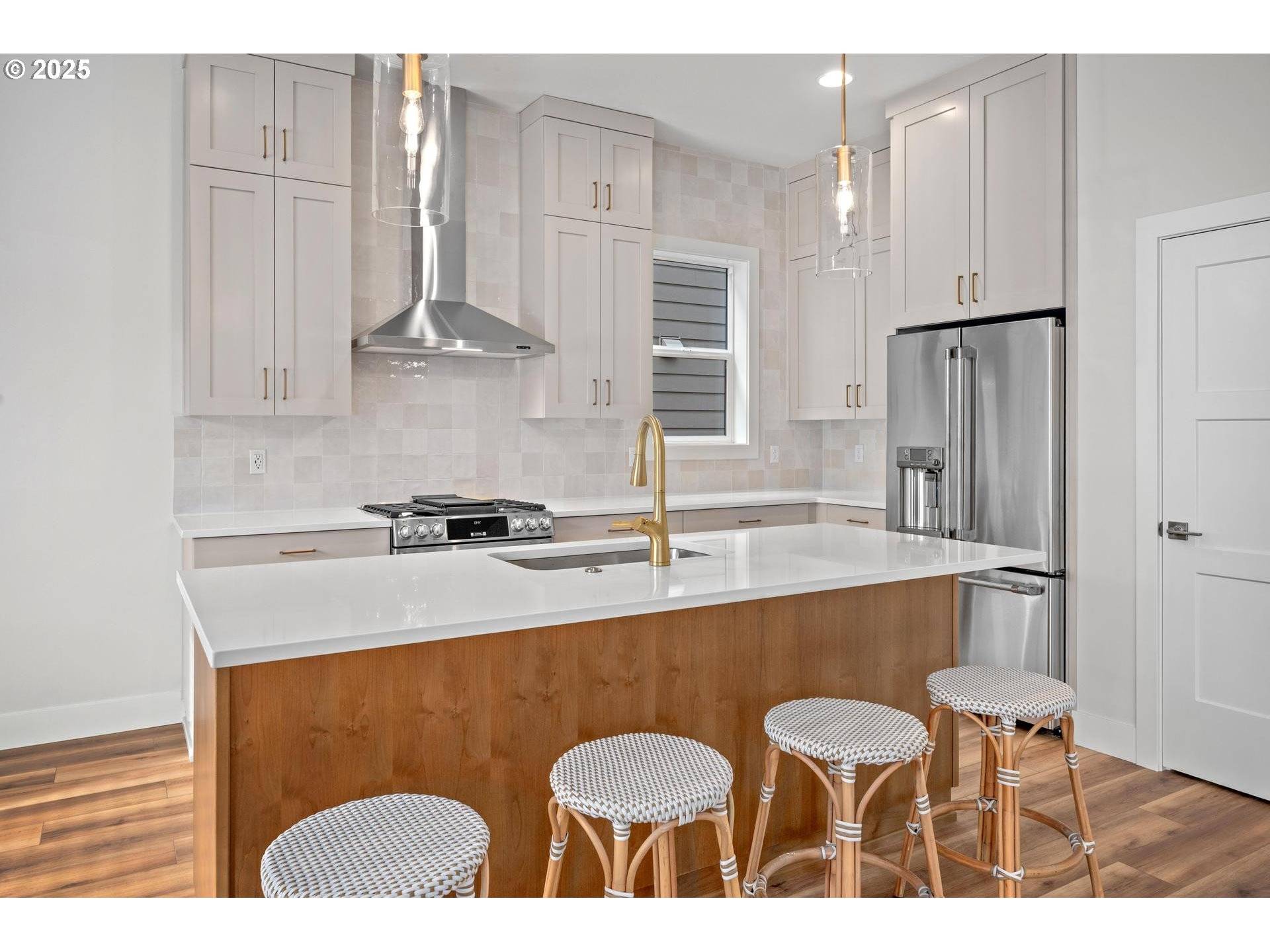 Portland, OR 97219,7737 SW 42nd AVE #17