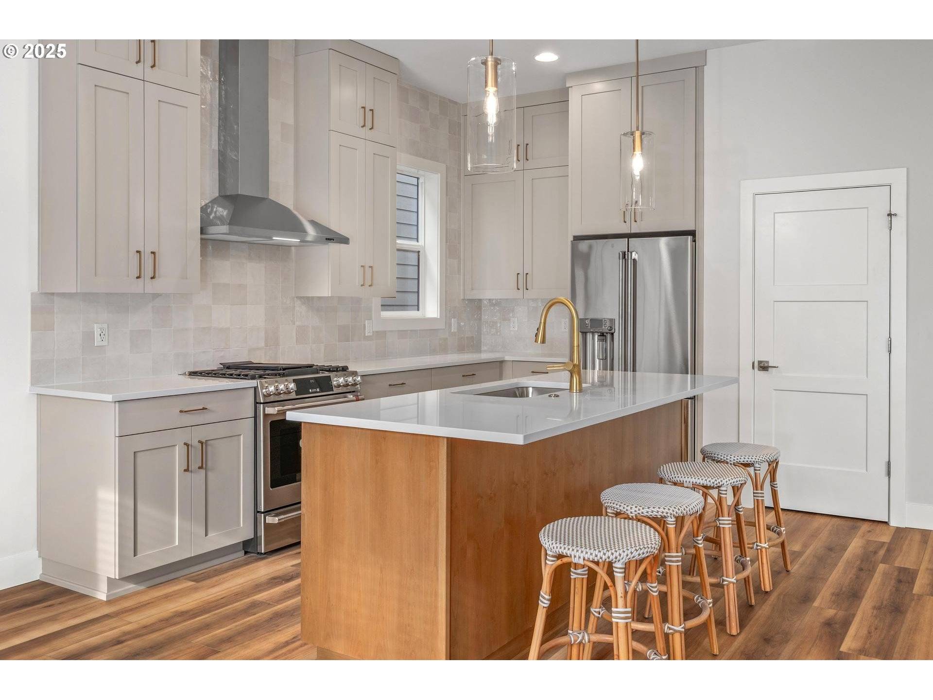 Portland, OR 97219,7737 SW 42nd AVE #17