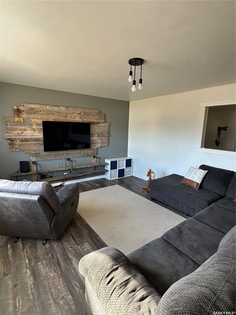 Gull Lake, SK S0N 1A0,8368 Howard AVENUE