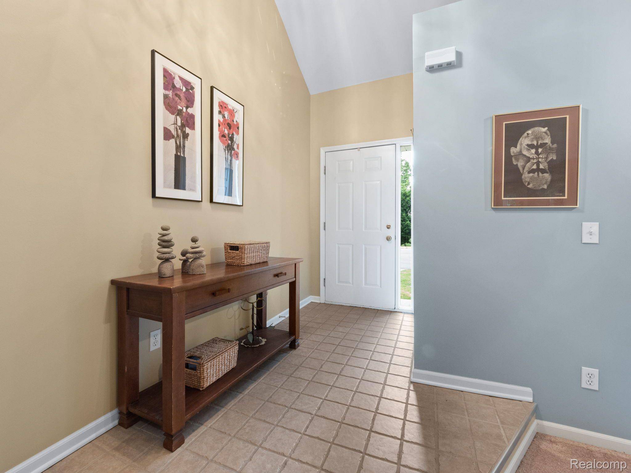 Wixom, MI 48393,507 NATURES COVE CT