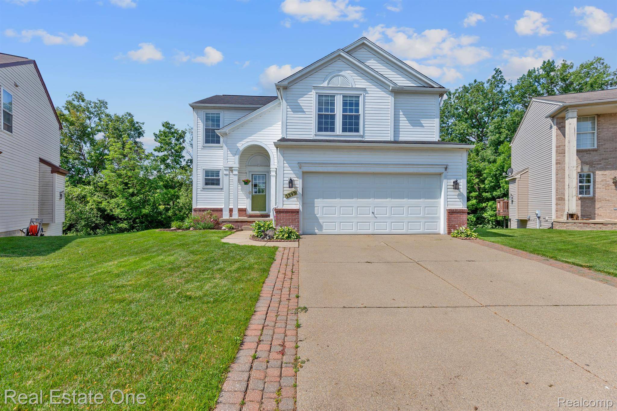 Pontiac, MI 48340,1595 STIRLING LAKES DR