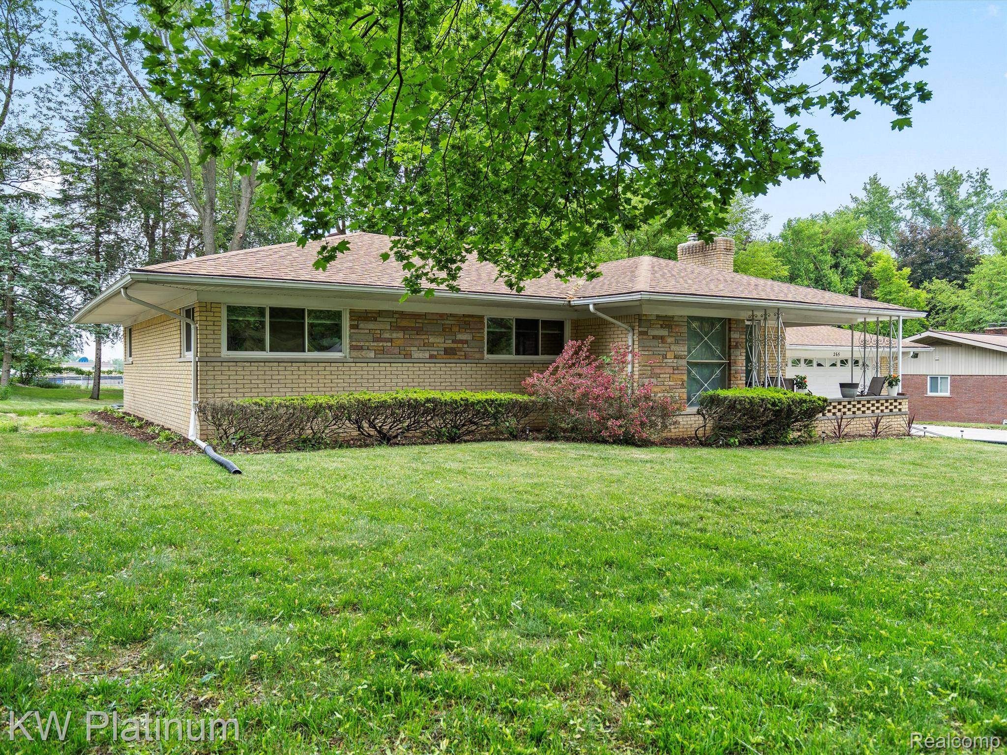 Rochester Hills, MI 48309,265 ROCHDALE DR S