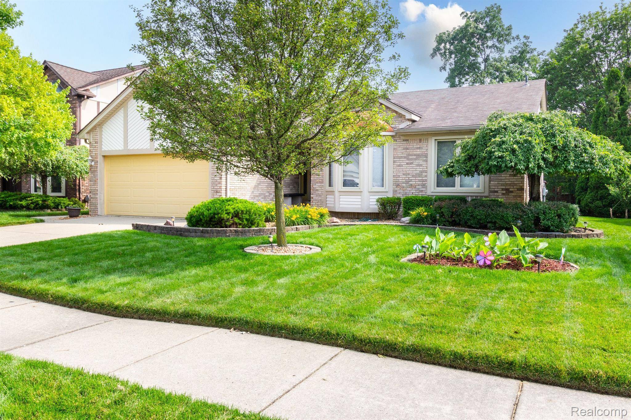 Clinton Township, MI 48038,20166 LAMAR DR