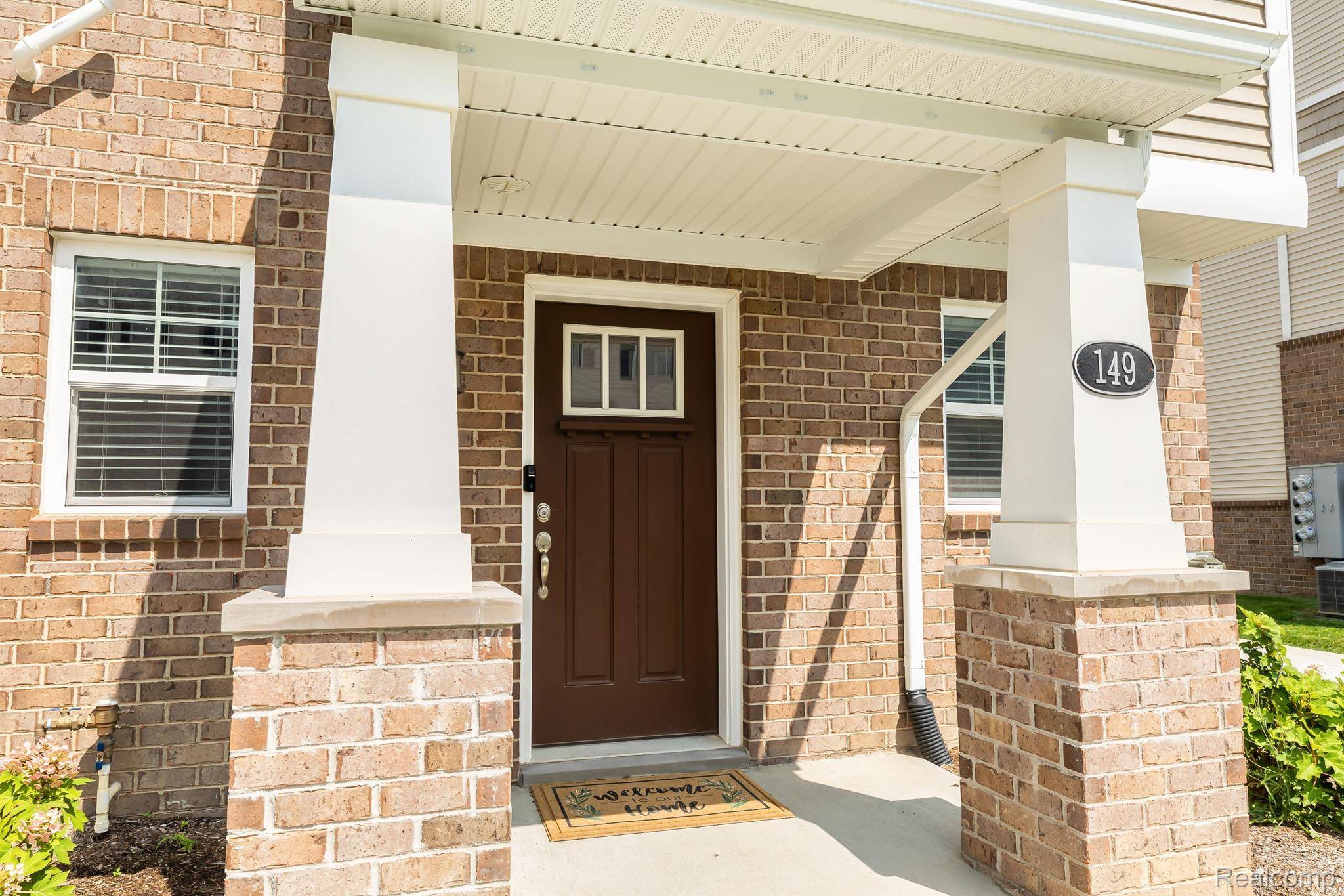 Wixom, MI 48393,149 MONUMENT LN