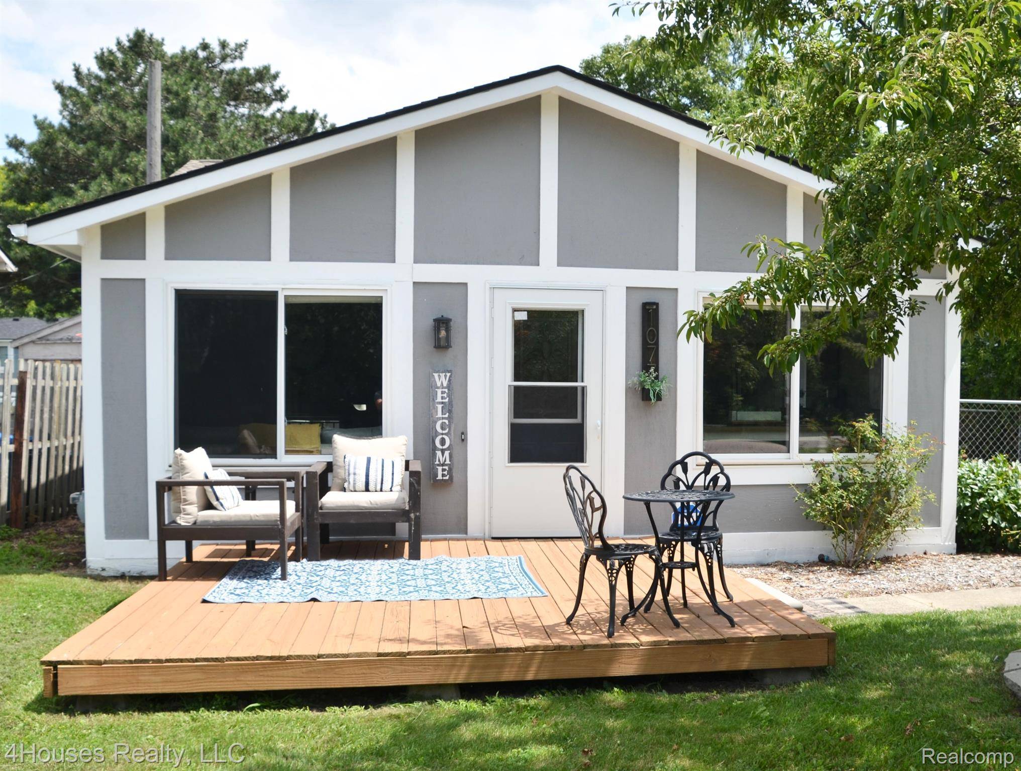 Waterford, MI 48328,1077 HENDRICKS WAY