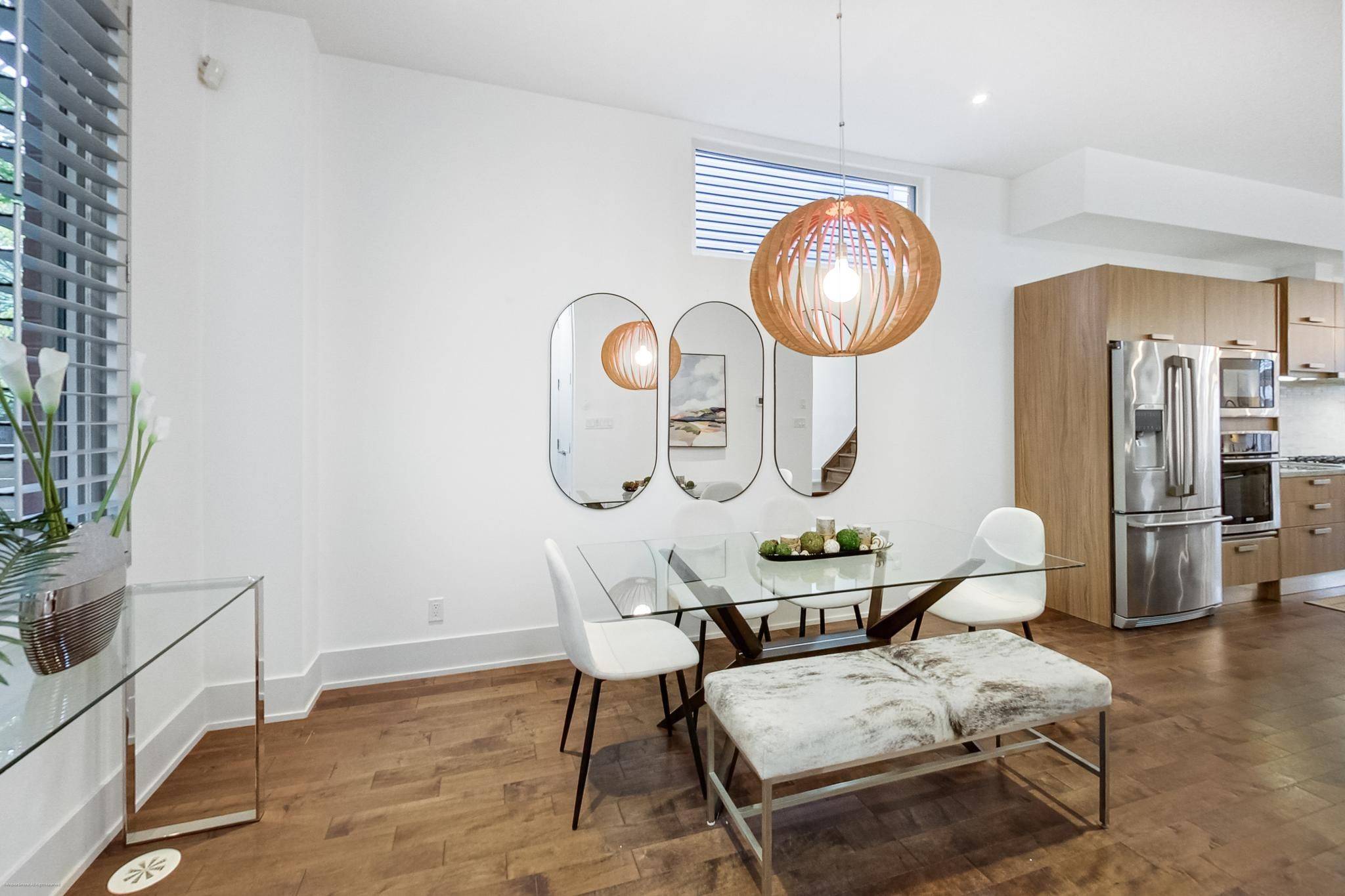 Toronto E01, ON M4M 0B5,50 Boulton AVE