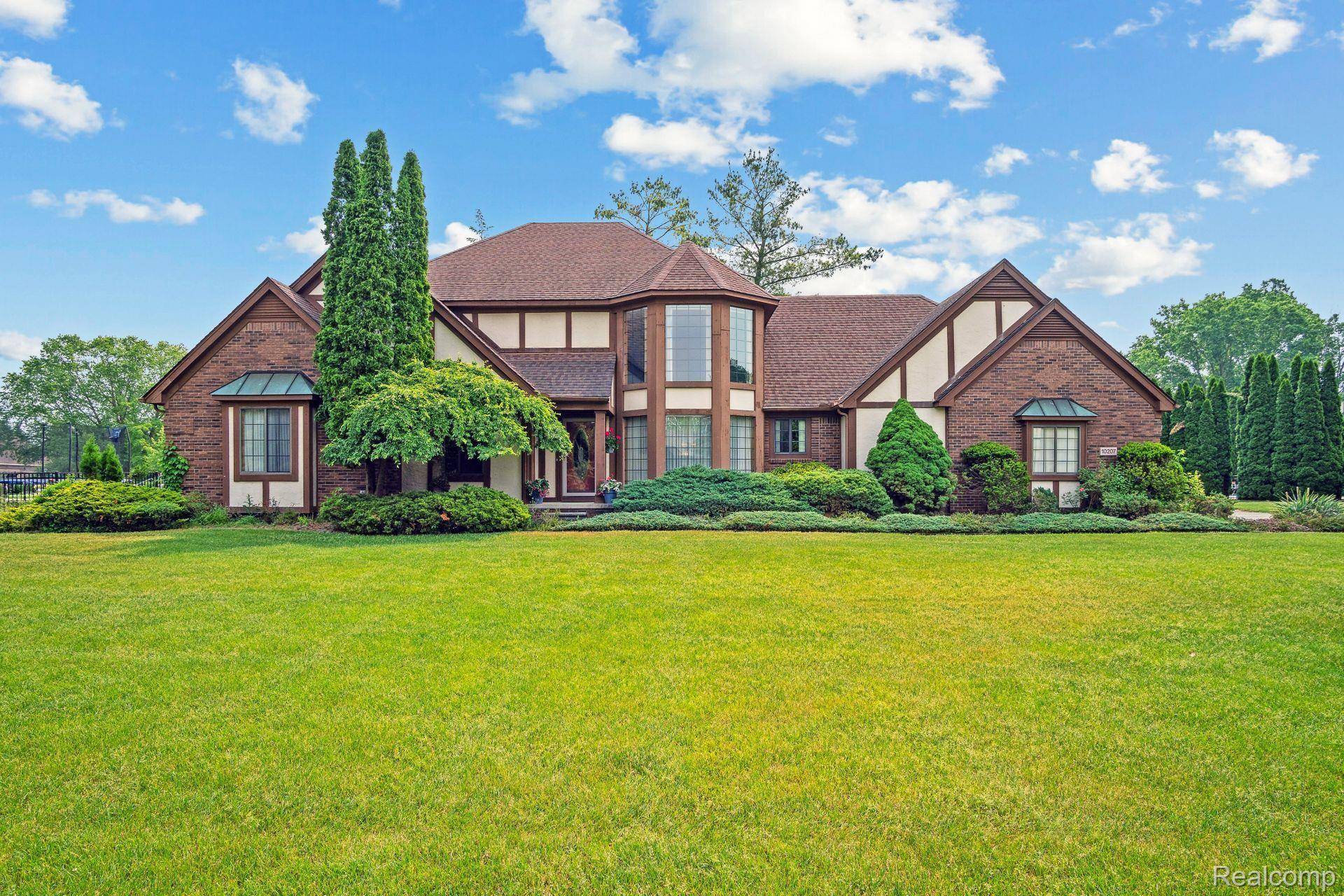 South Lyon, MI 48178,10207  AYLEBURY DR