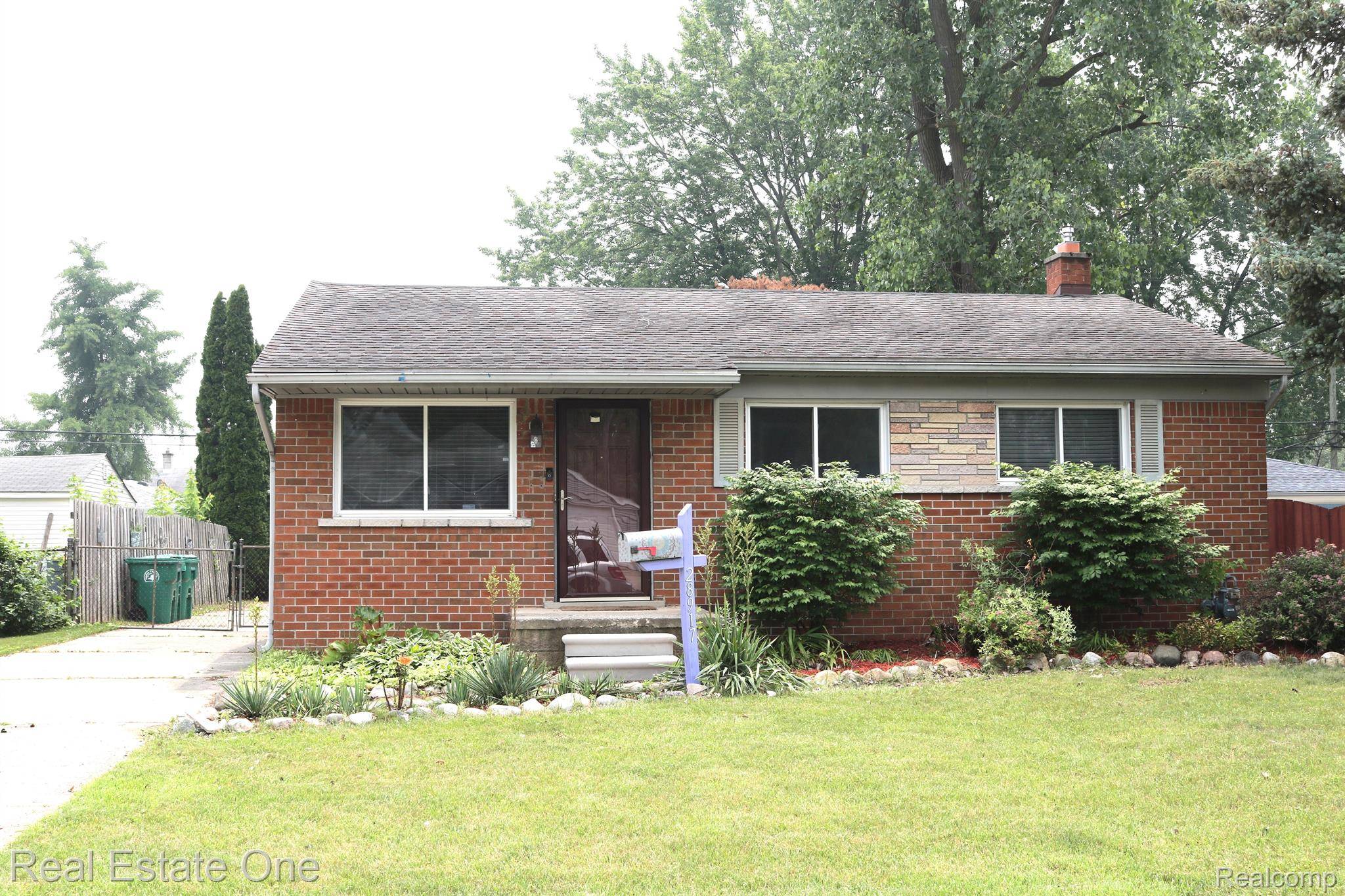 Garden City, MI 48135,28917 ROSSLYN AVE