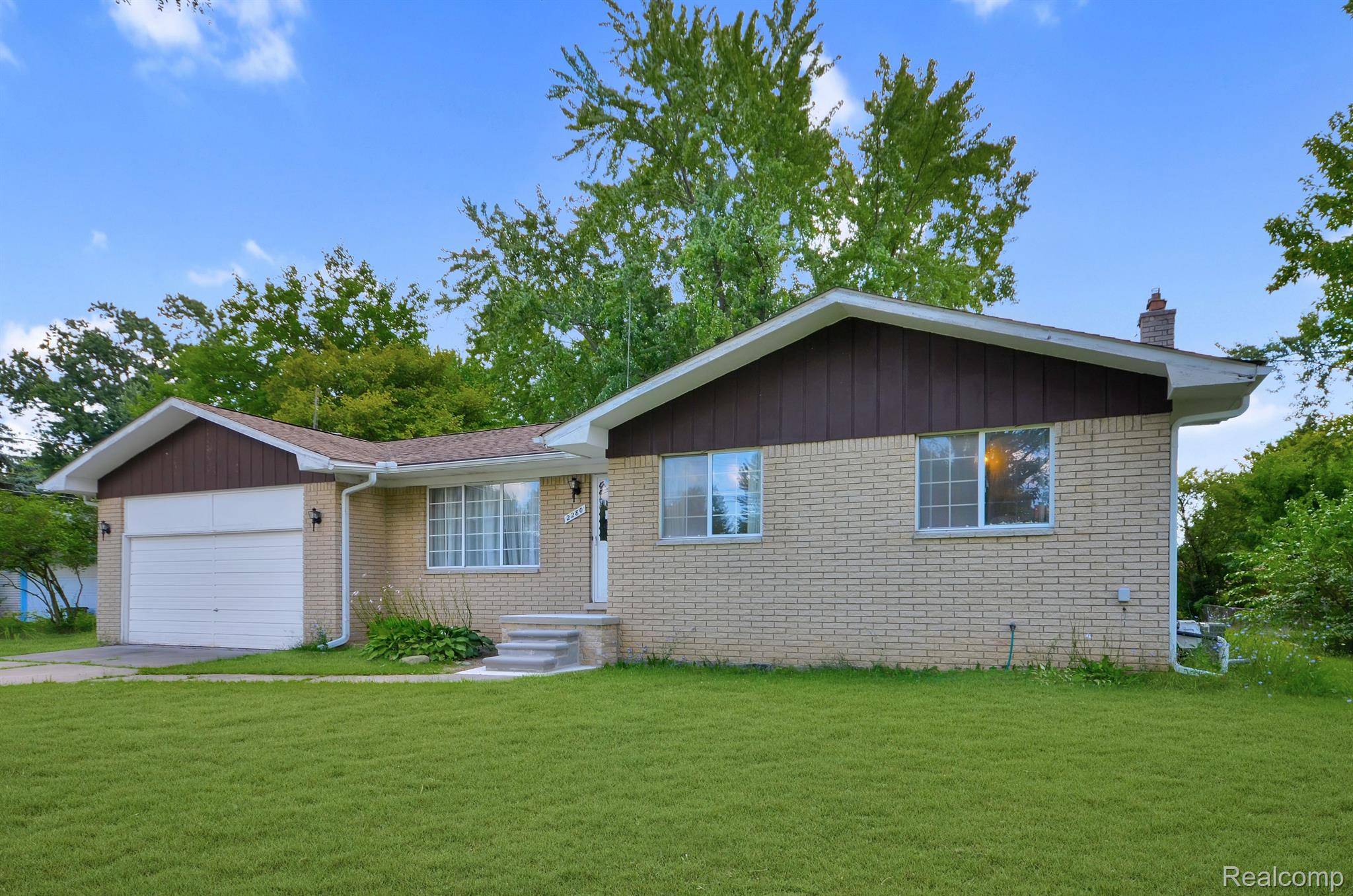 Sterling Heights, MI 48310,2280 Maplecrest RD