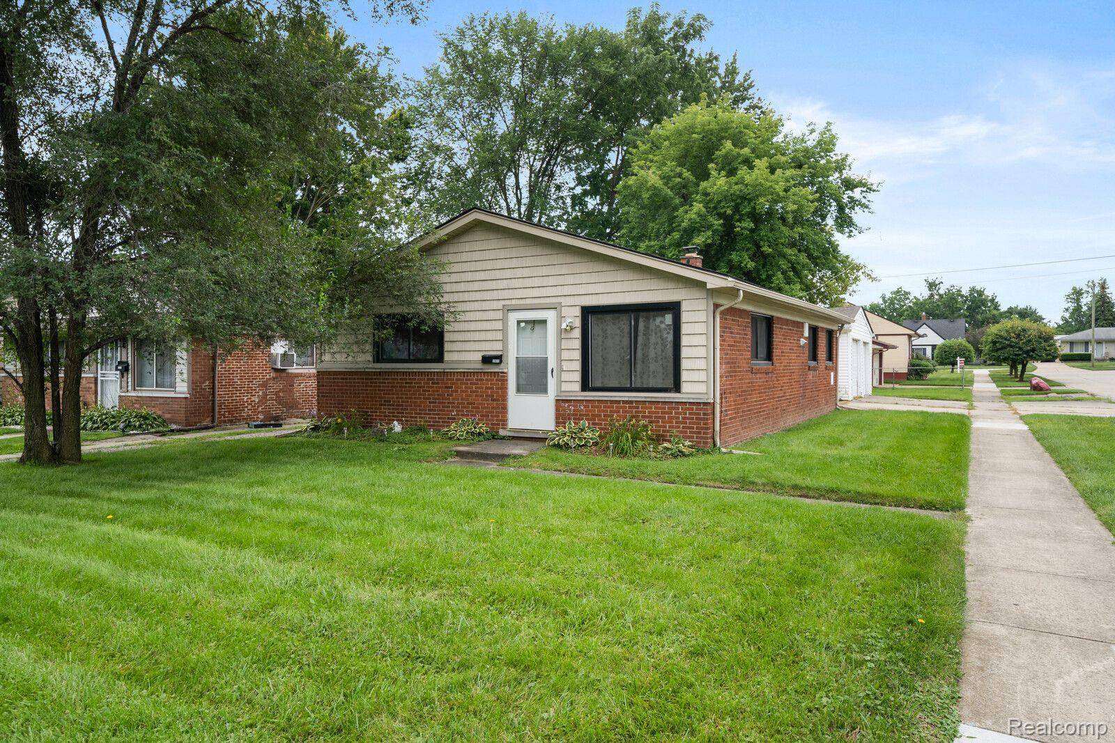 Clinton Township, MI 48036,23612 CARLINGTON ST