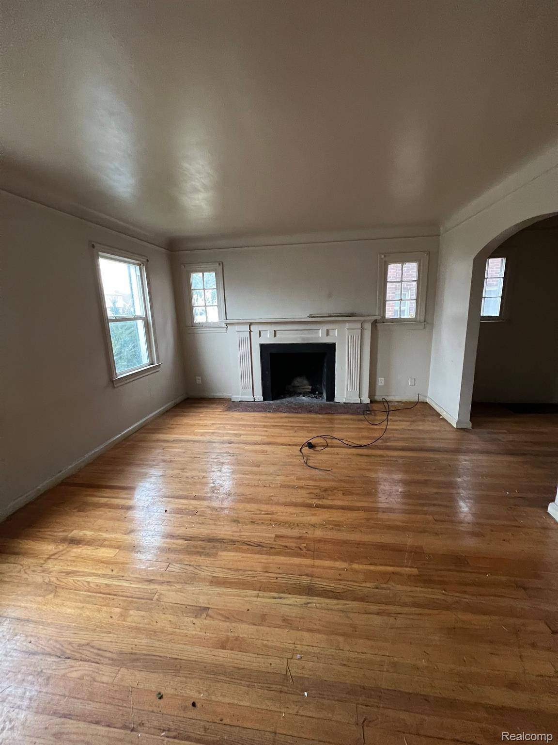 Detroit, MI 48221,8728 W 7 MILE RD