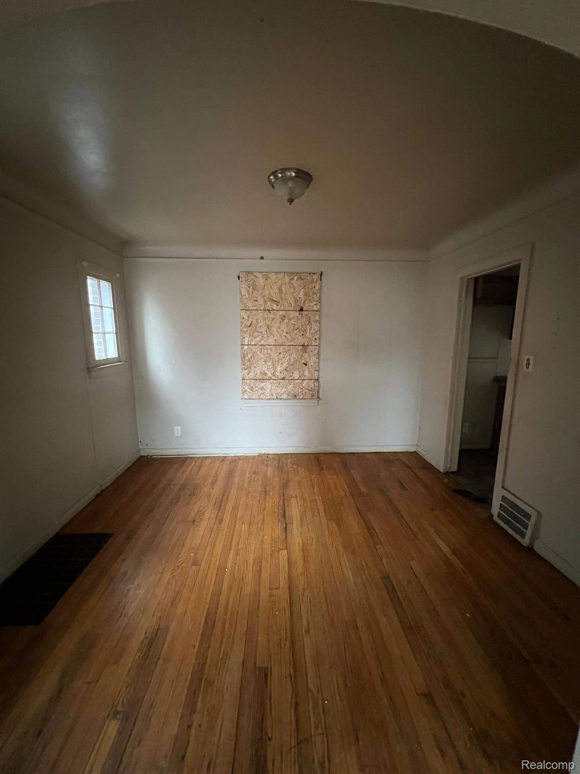 Detroit, MI 48221,8728 W 7 MILE RD