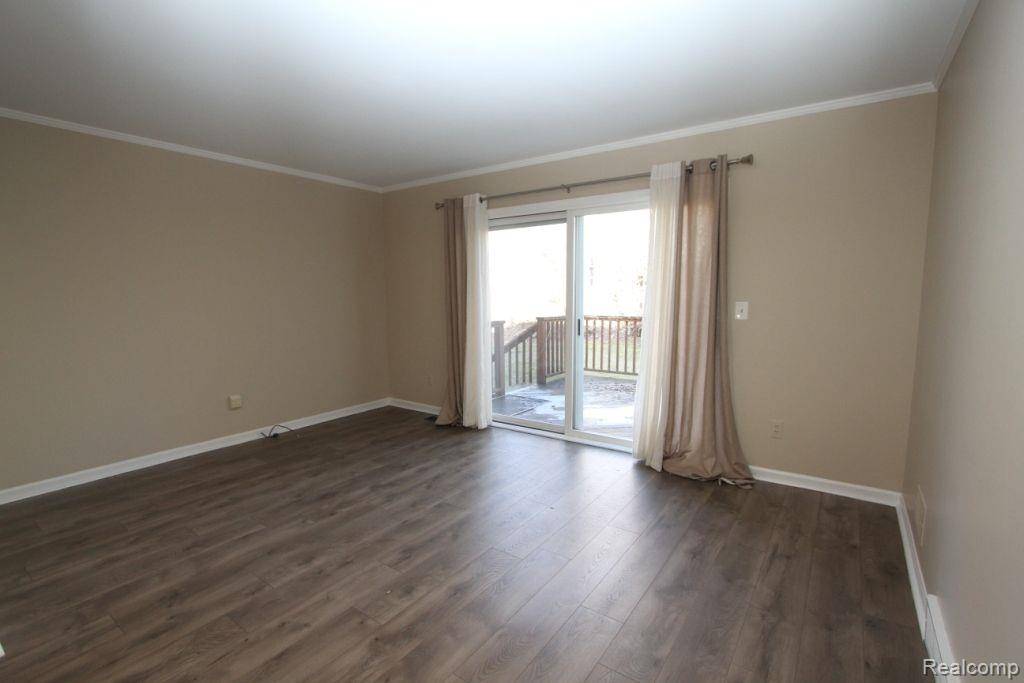 MI 48307,109 WALNUT BLVD