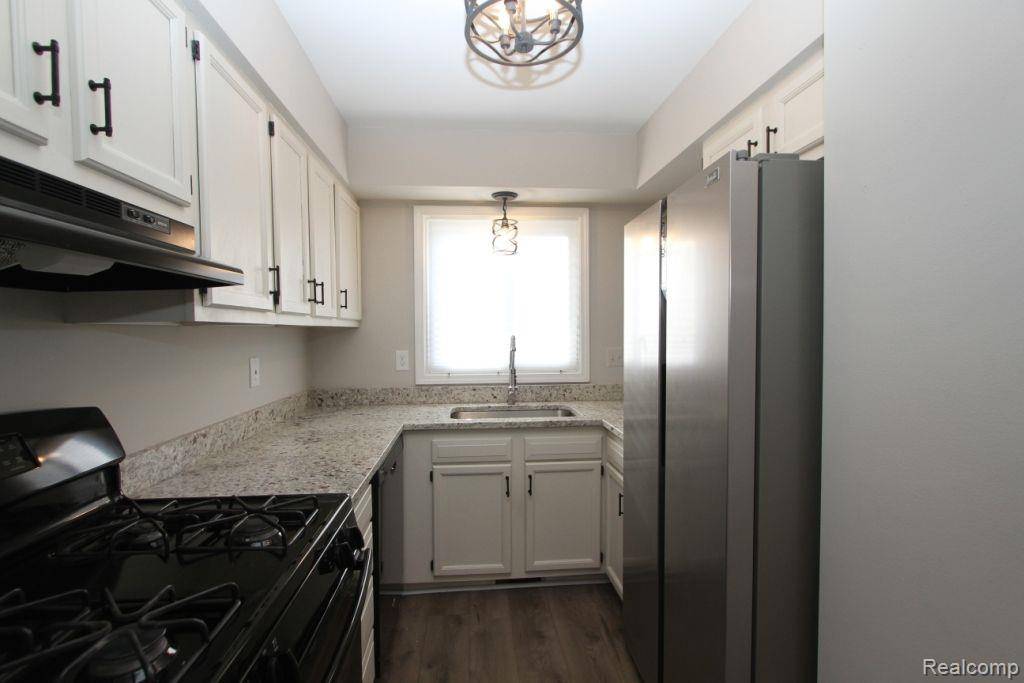 MI 48307,109 WALNUT BLVD