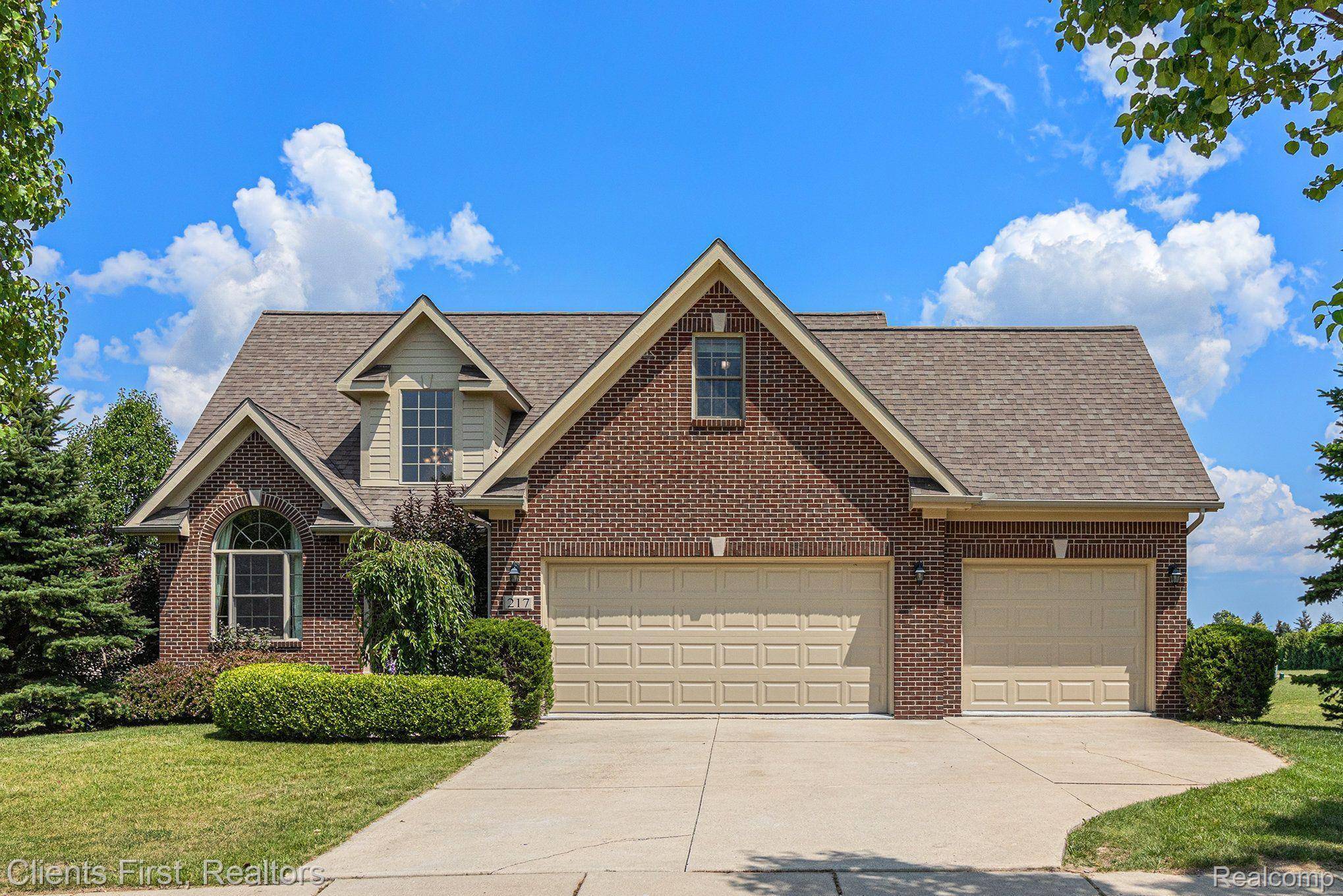 Dundee, MI 48131,217 POTTERSTONE DR