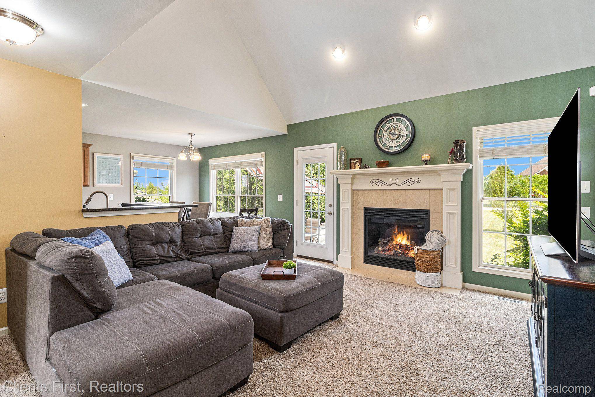 Dundee, MI 48131,217 POTTERSTONE DR