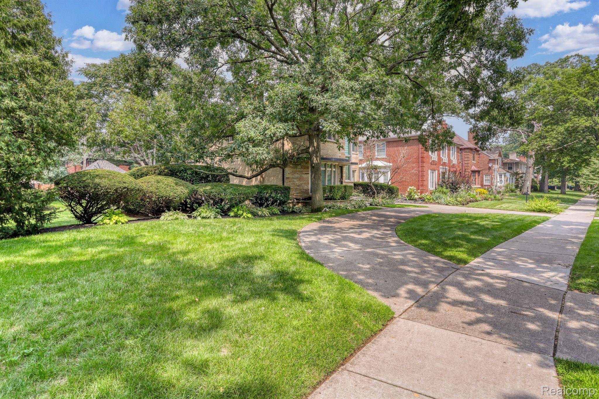 Detroit, MI 48221,19595 RENFREW RD