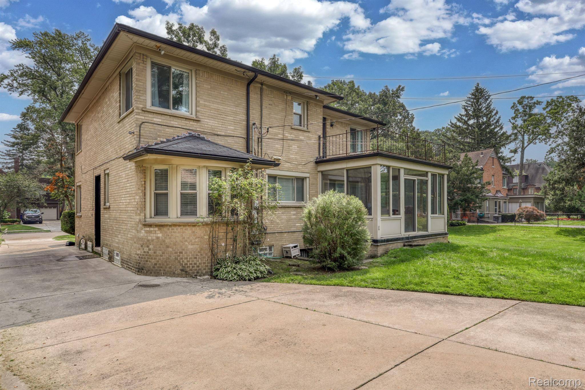 Detroit, MI 48221,19595 RENFREW RD