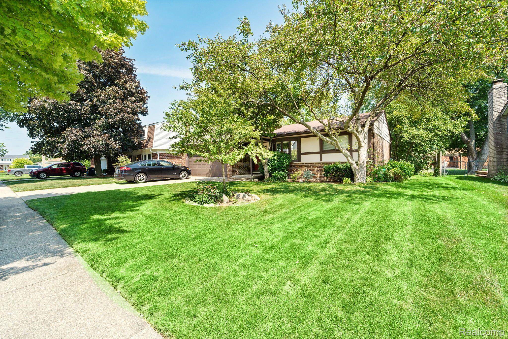 Woodhaven, MI 48183,24157 Colonial DR