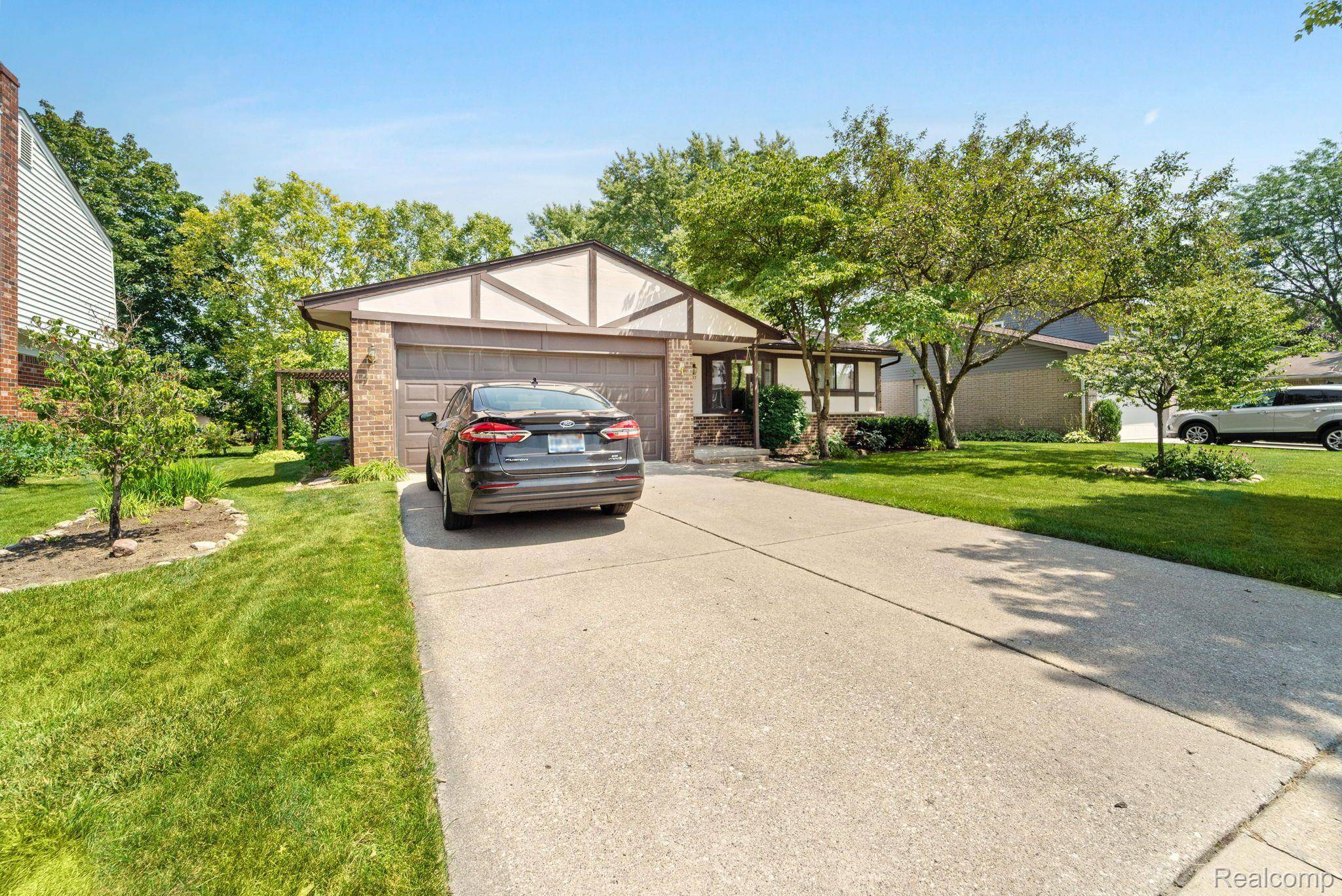 Woodhaven, MI 48183,24157 Colonial DR