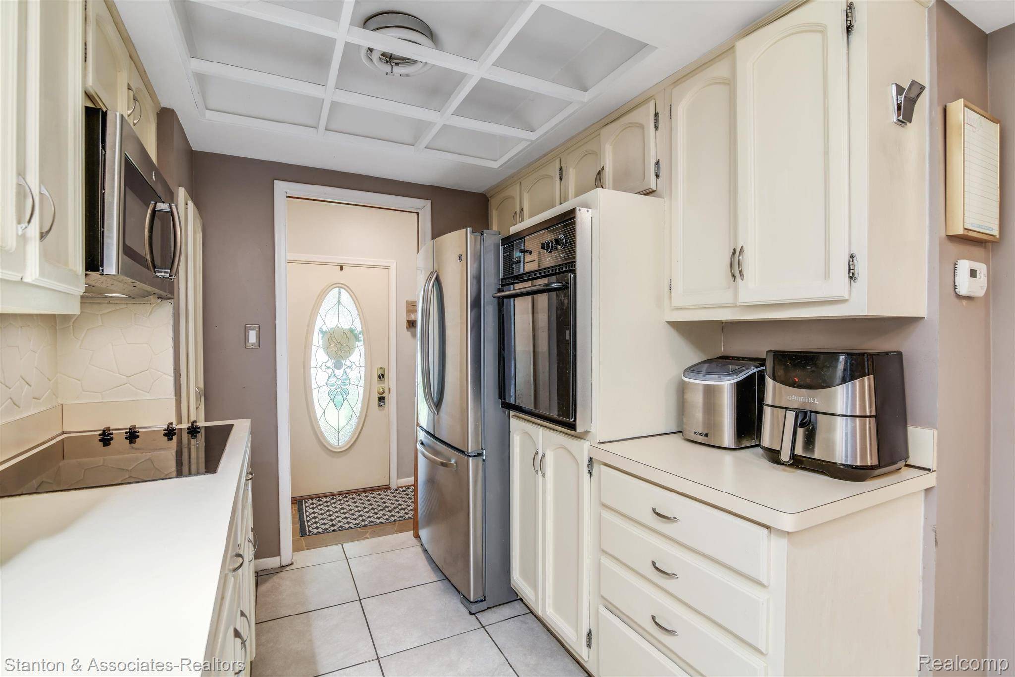 Warren, MI 48093,27774 ROAN DR